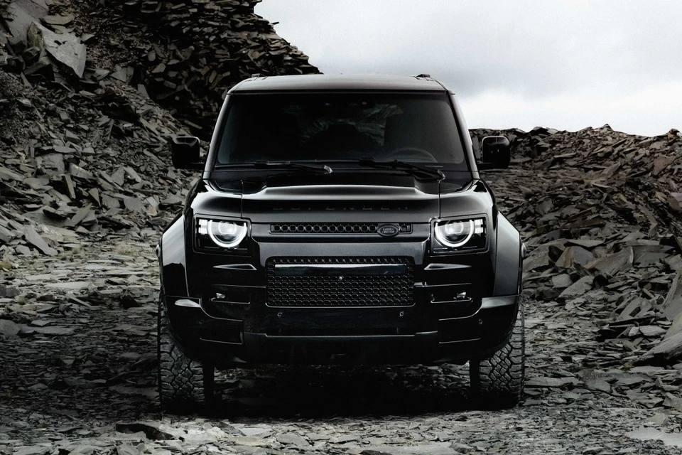 Chi tiết SUV phiên bản đặc biệt Defender OCTA Black