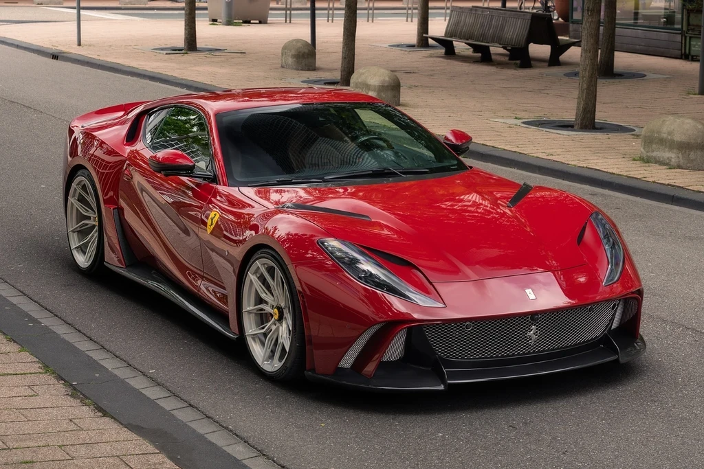 Cận cảnh Ferrari 812 Novitec N-Largo S giới hạn 3 chiếc trên thế giới
