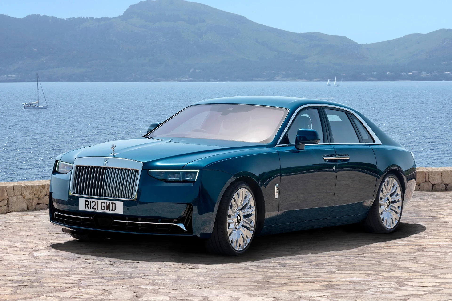 Chi tiết sedan siêu sang Rolls-Royce Ghost Series II 2025