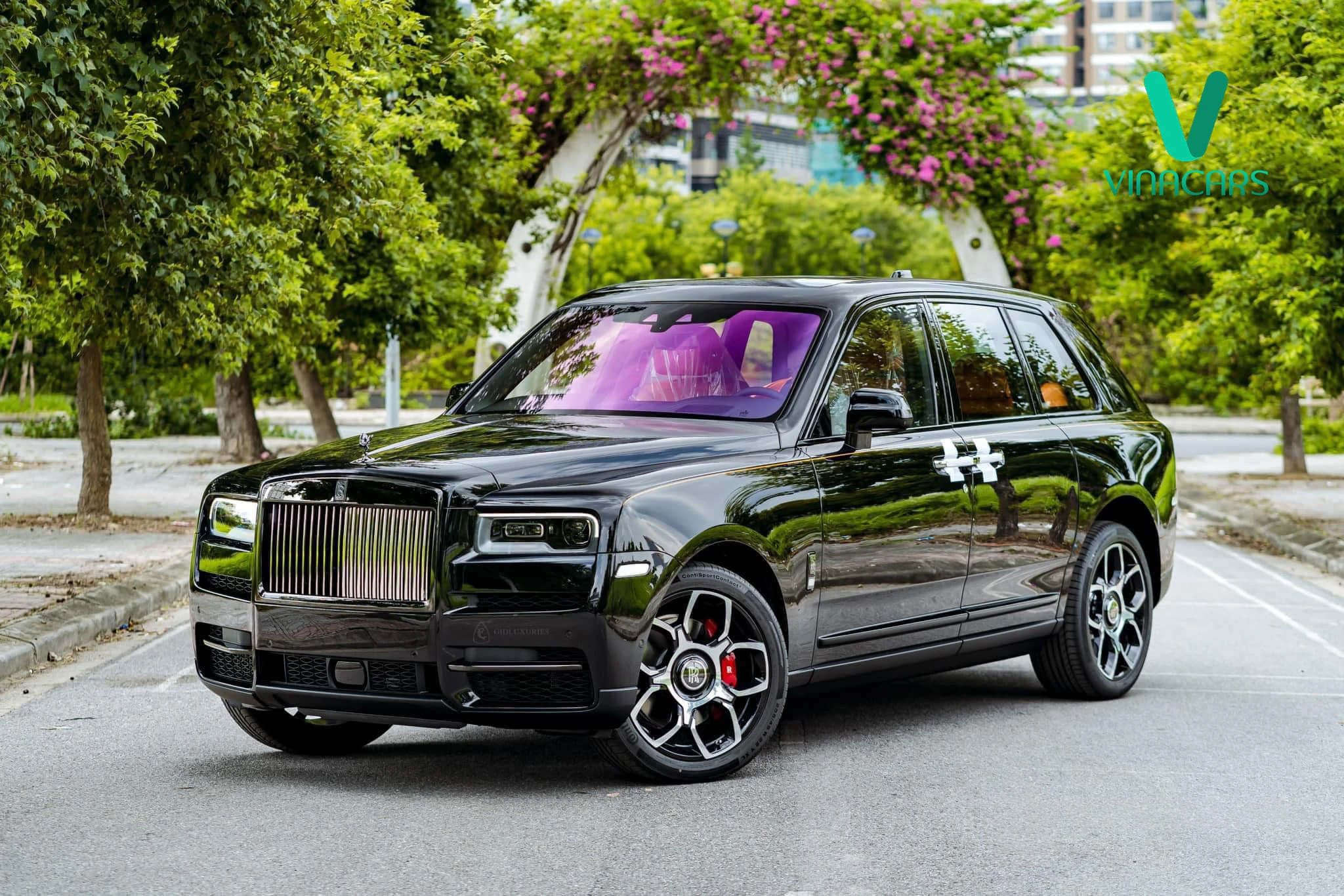 Rolls-Royce Cullinan Black Badge 2024