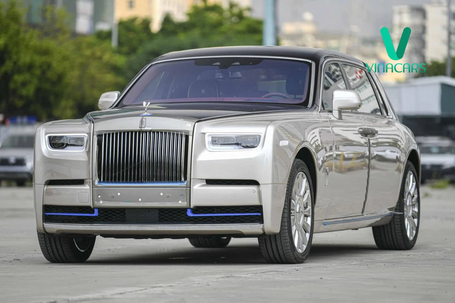 Rolls Royce Phantom VIII EWB 2024