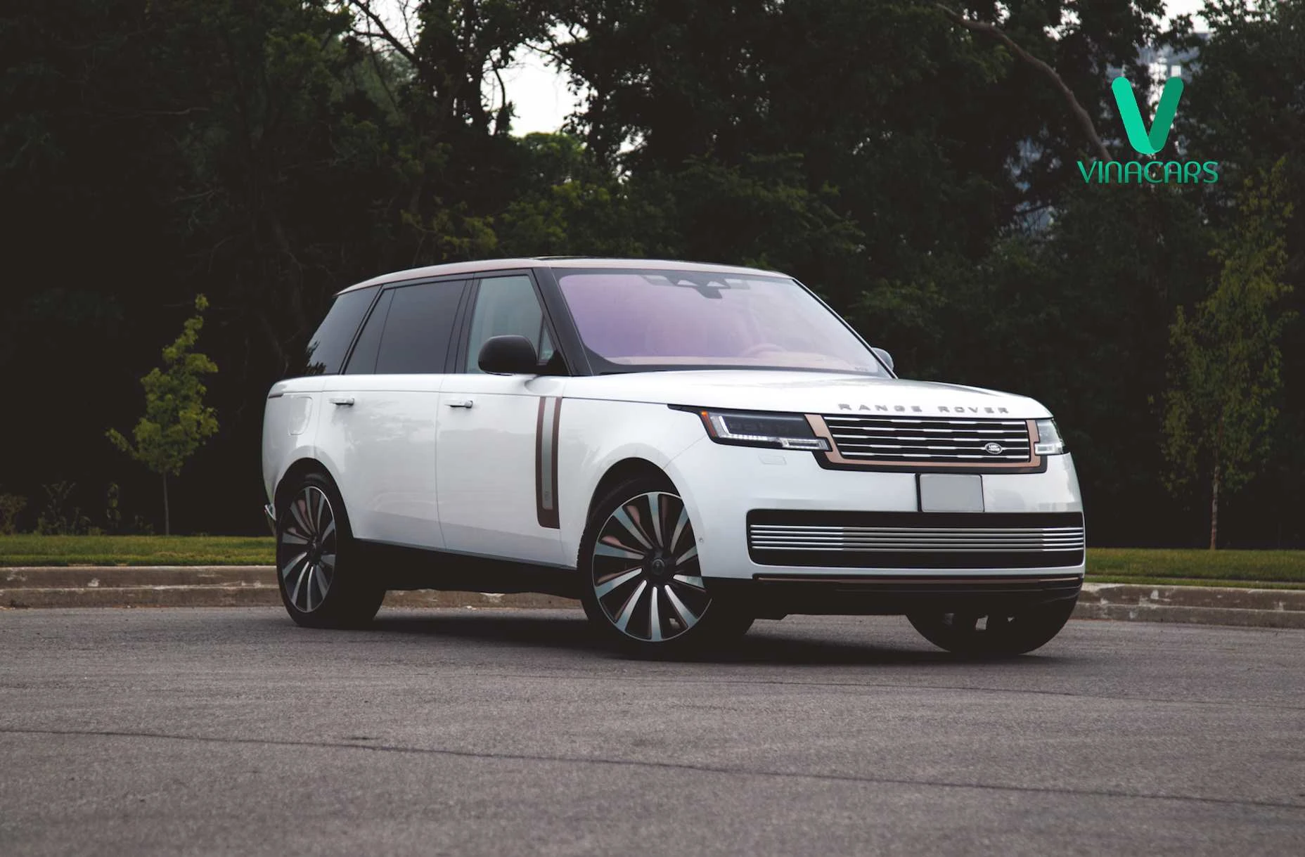 Range Rover SV LWB P615 2025