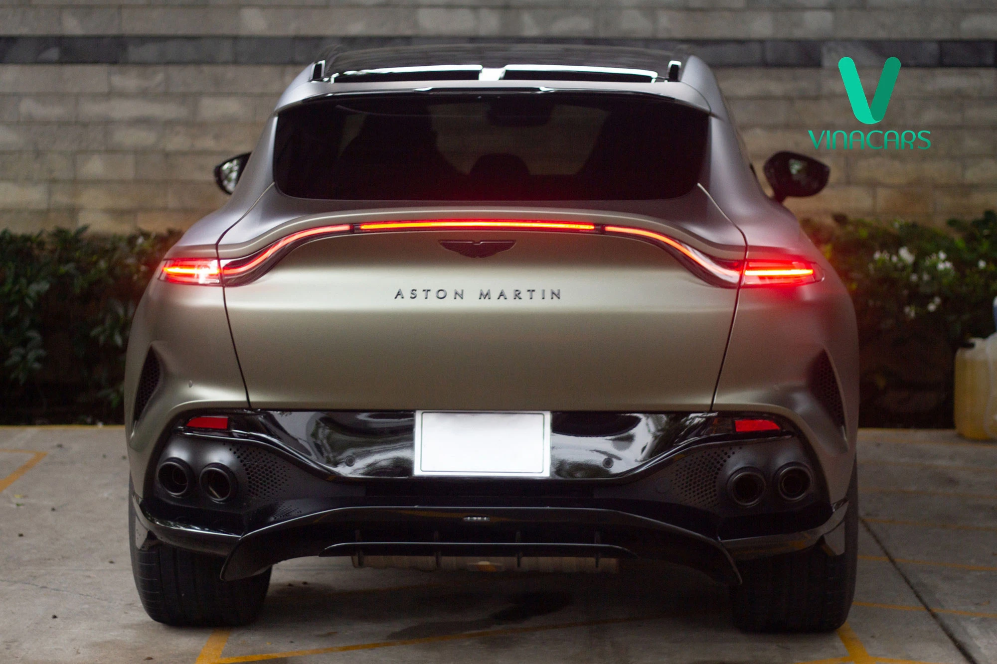 Aston Martin DBX 707 2024