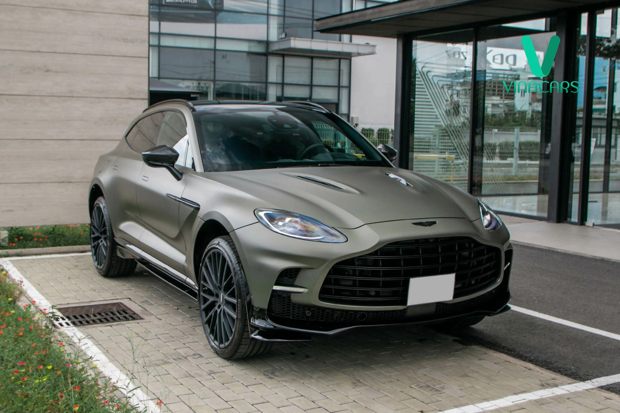 Aston Martin DBX 707 2024