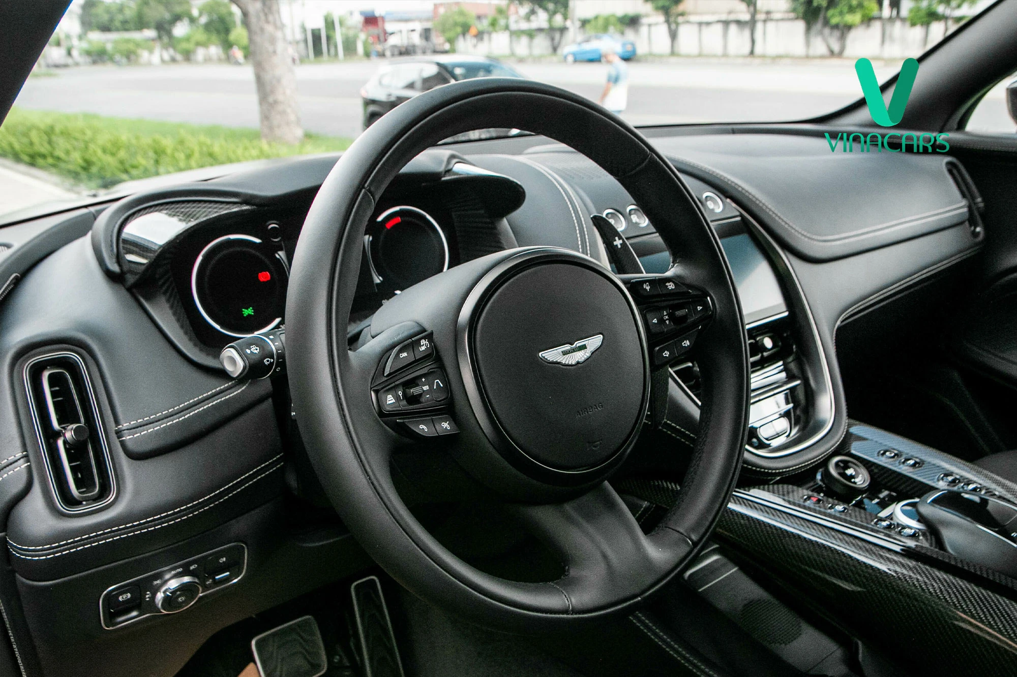 Aston Martin DBX 707 2024