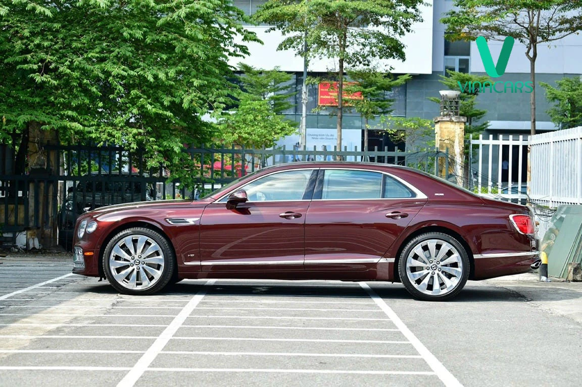 Bentley Flying Spur V8 First Edition 2024