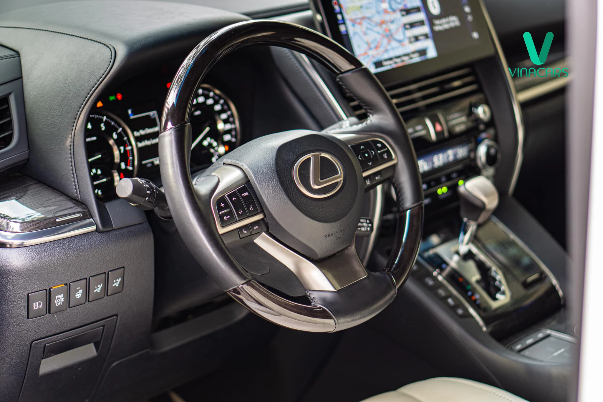 Lexus LM350 2023