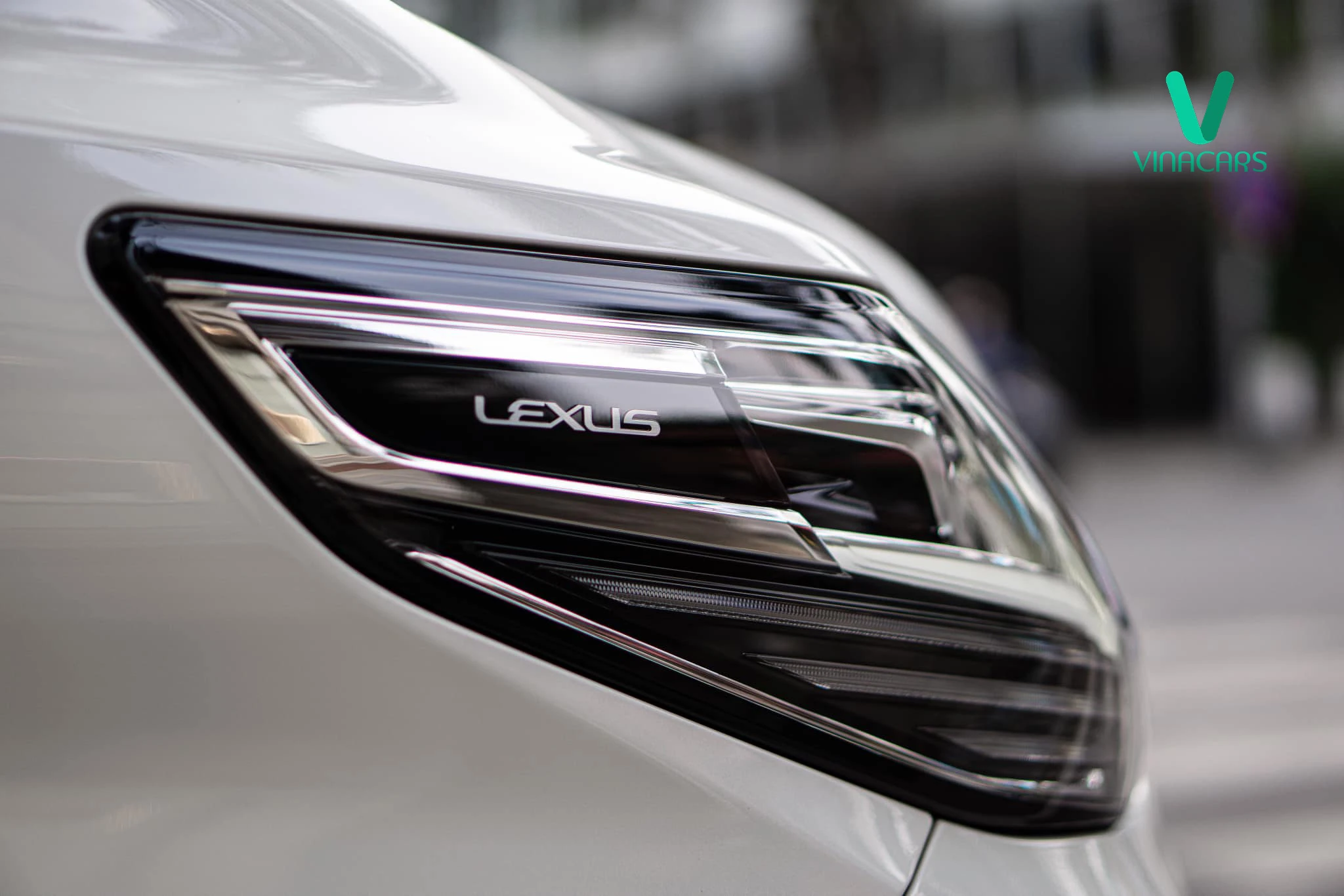 Lexus LM350 2023