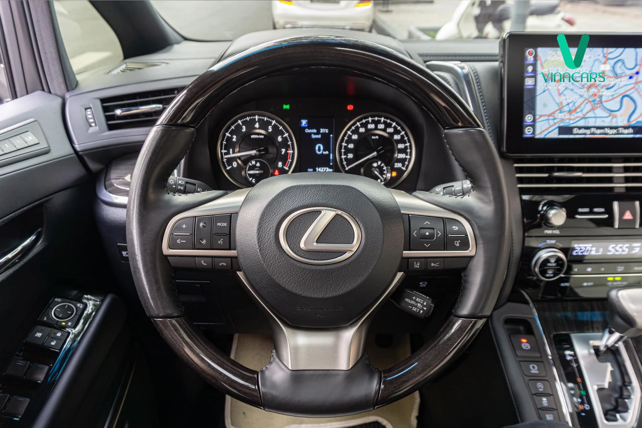 Lexus LM350 2023