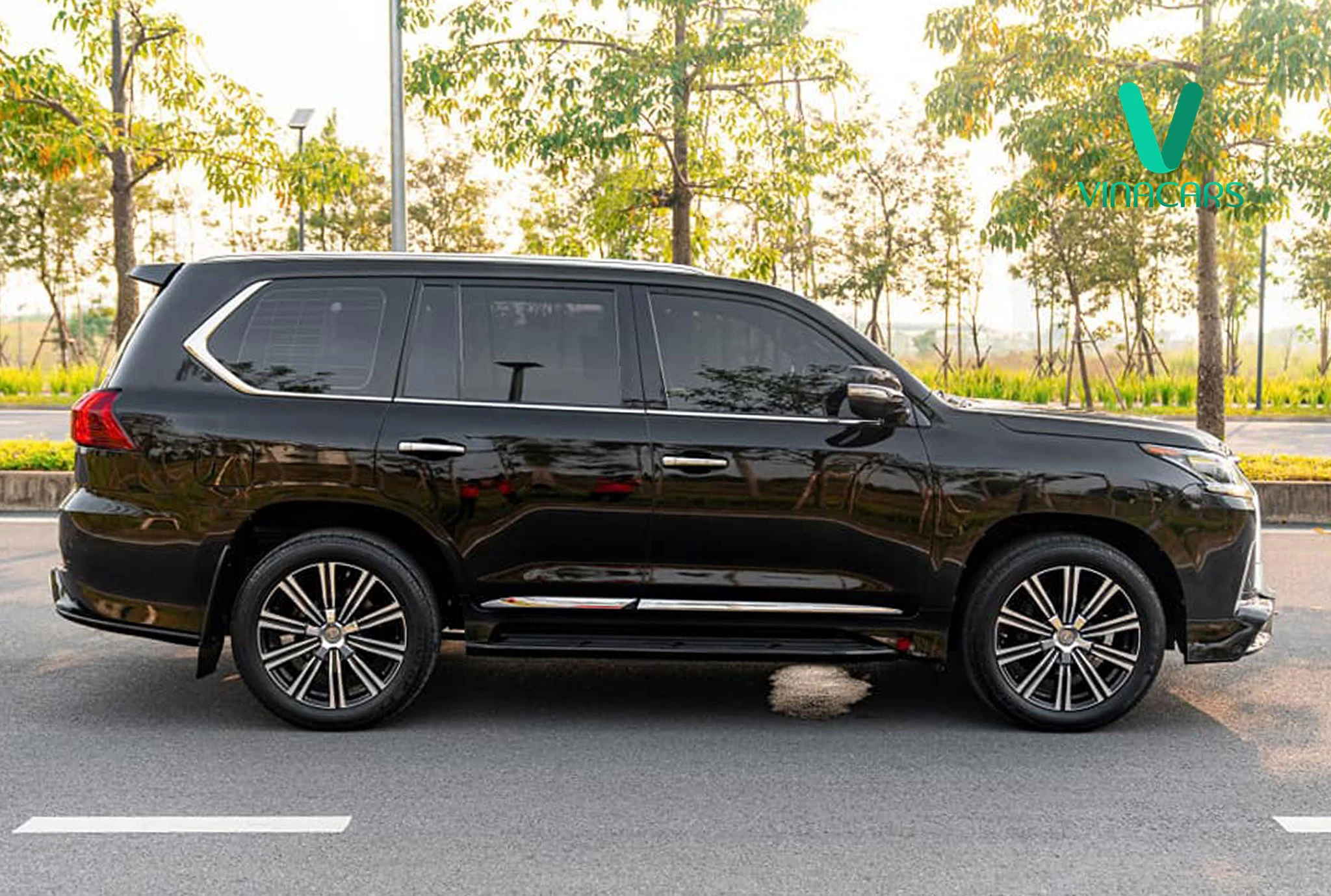 Lexus LX570 MBS 2019