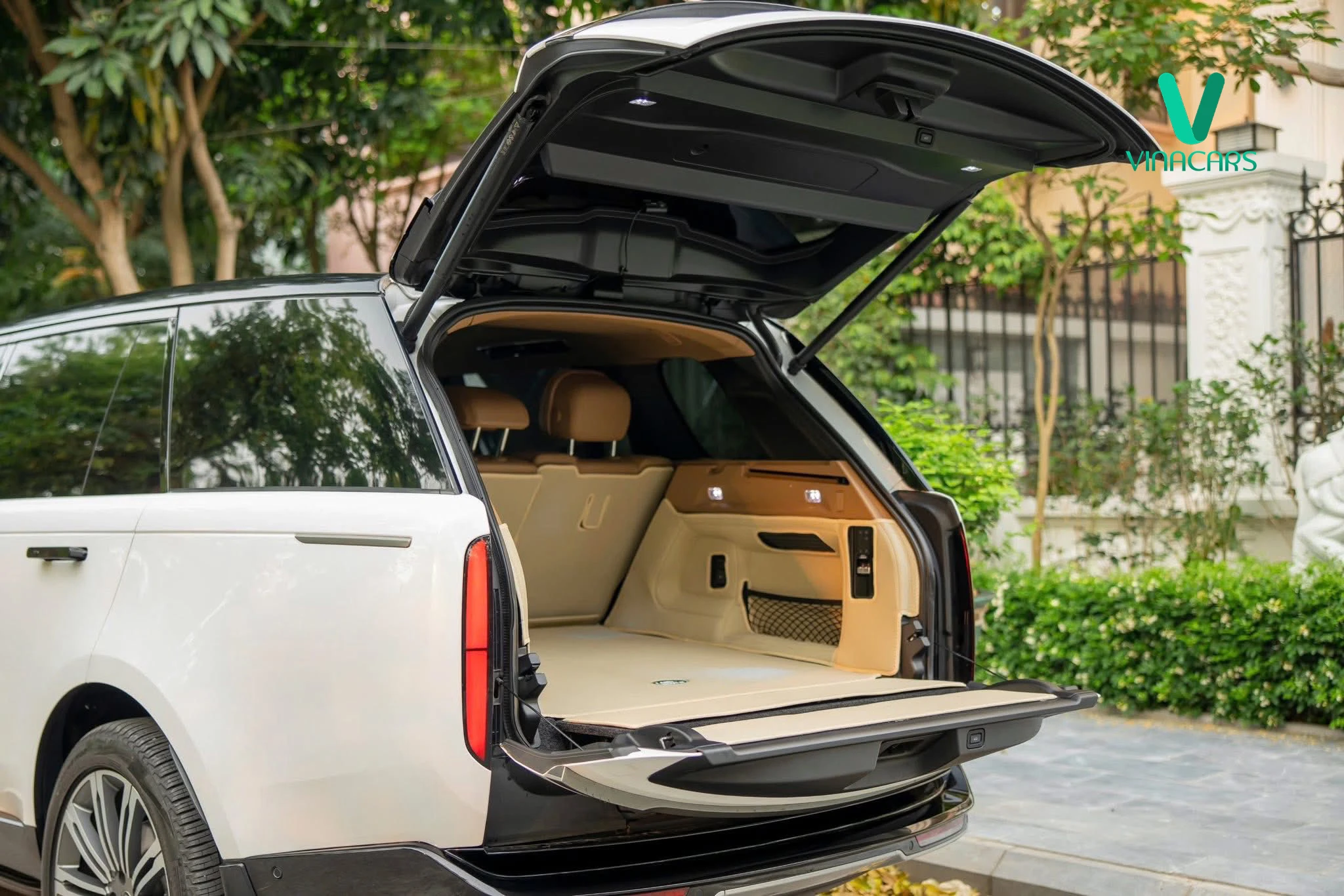 Range Rover SE LWB P400 Model 2025
