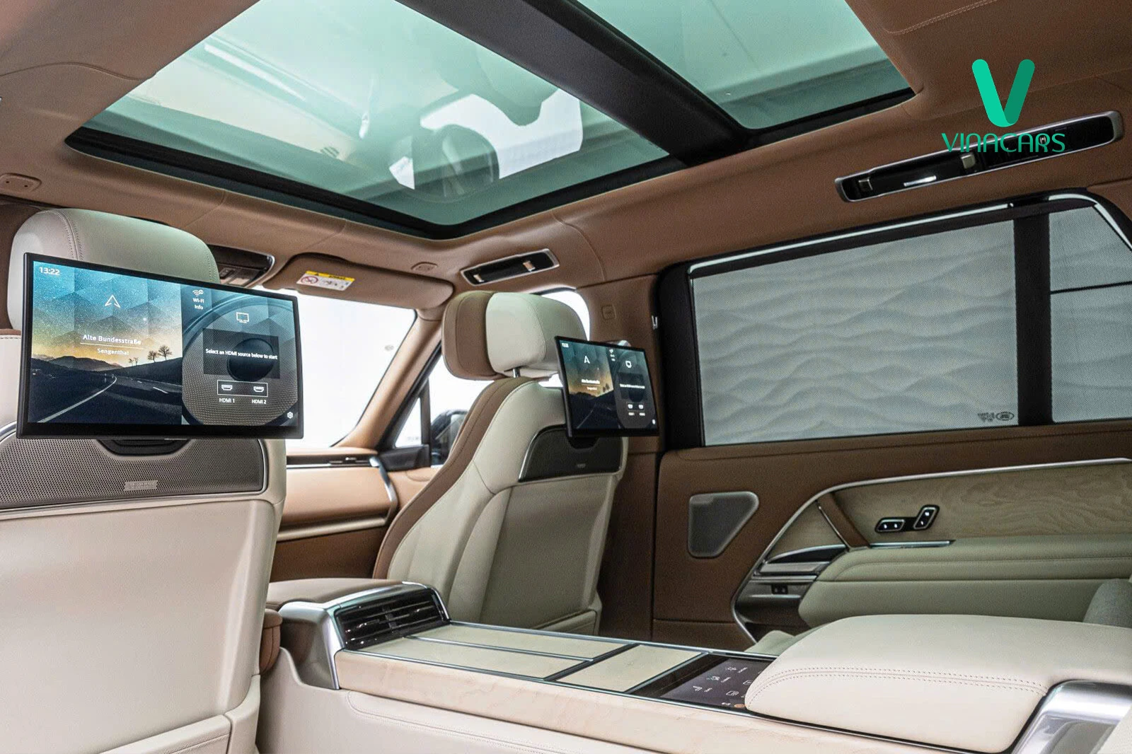 Range Rover SV  P615 2025