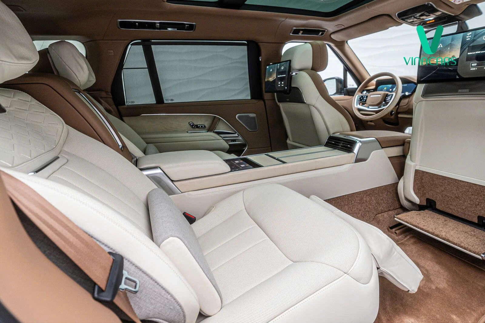 Range Rover SV  P615 2025