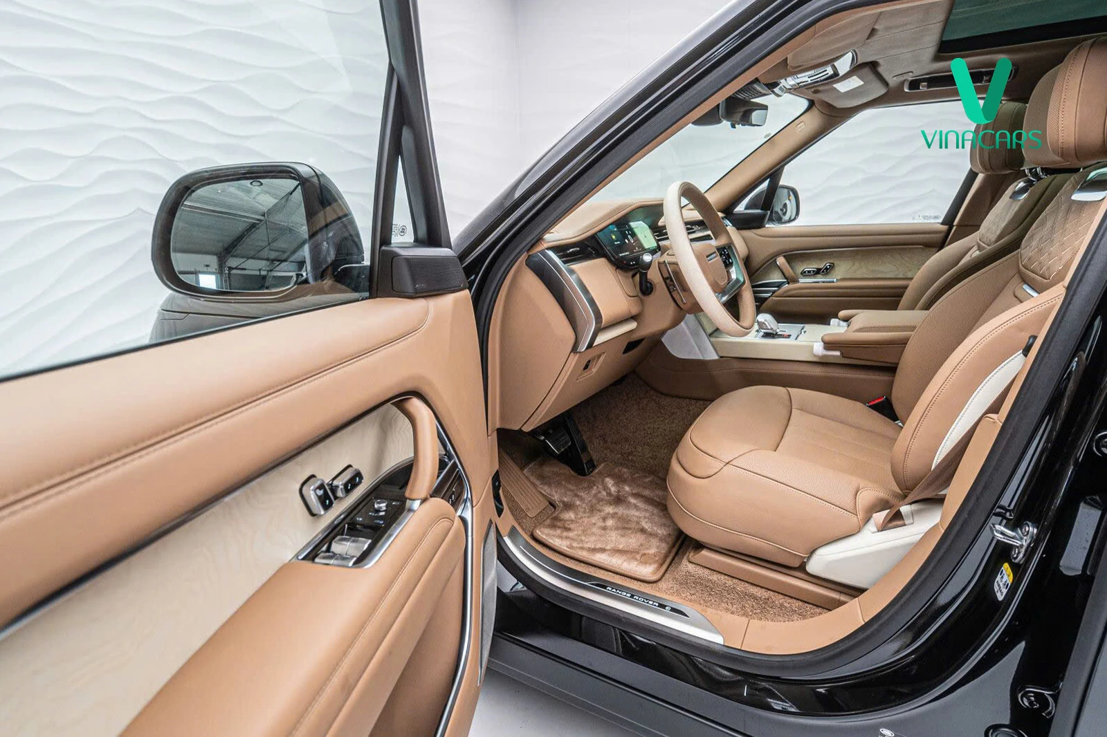 Range Rover SV  P615 2025