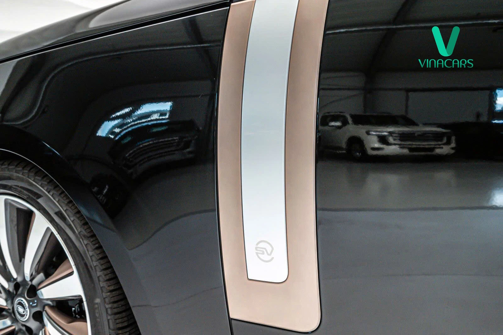 Range Rover SV  P615 2025