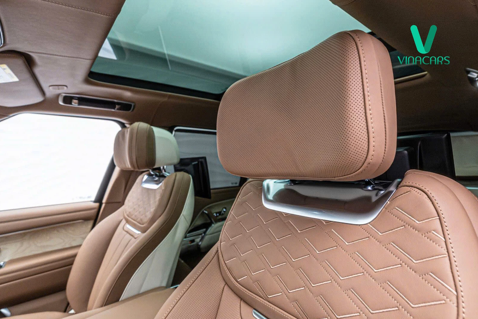 Range Rover SV  P615 2025