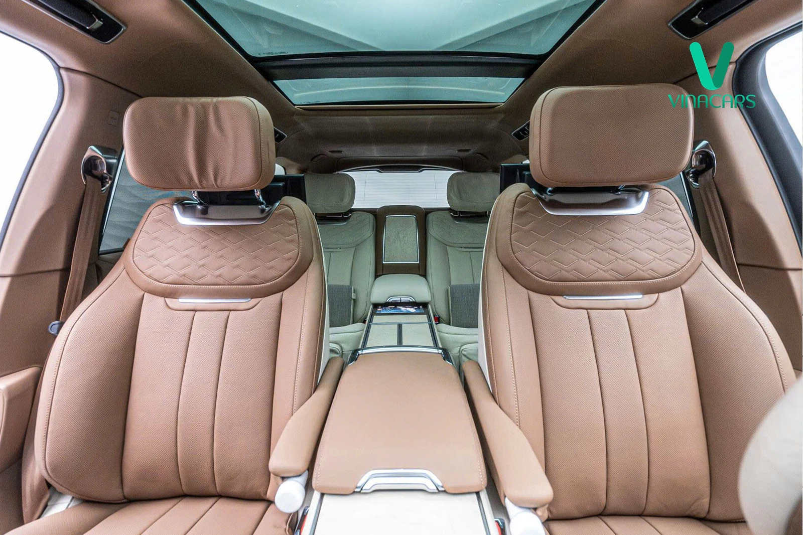 Range Rover SV  P615 2025