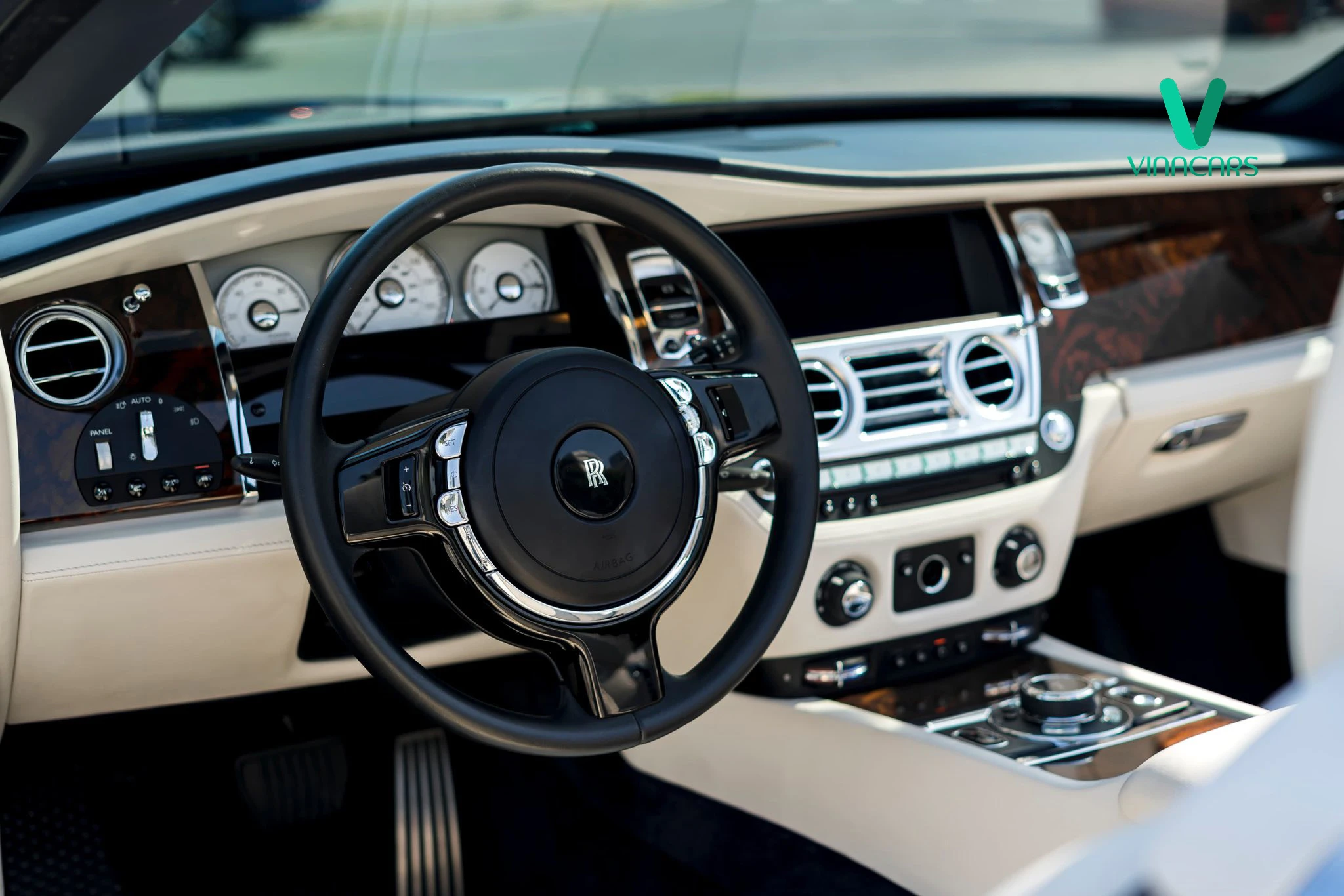 Rolls Royce Dawn 2017