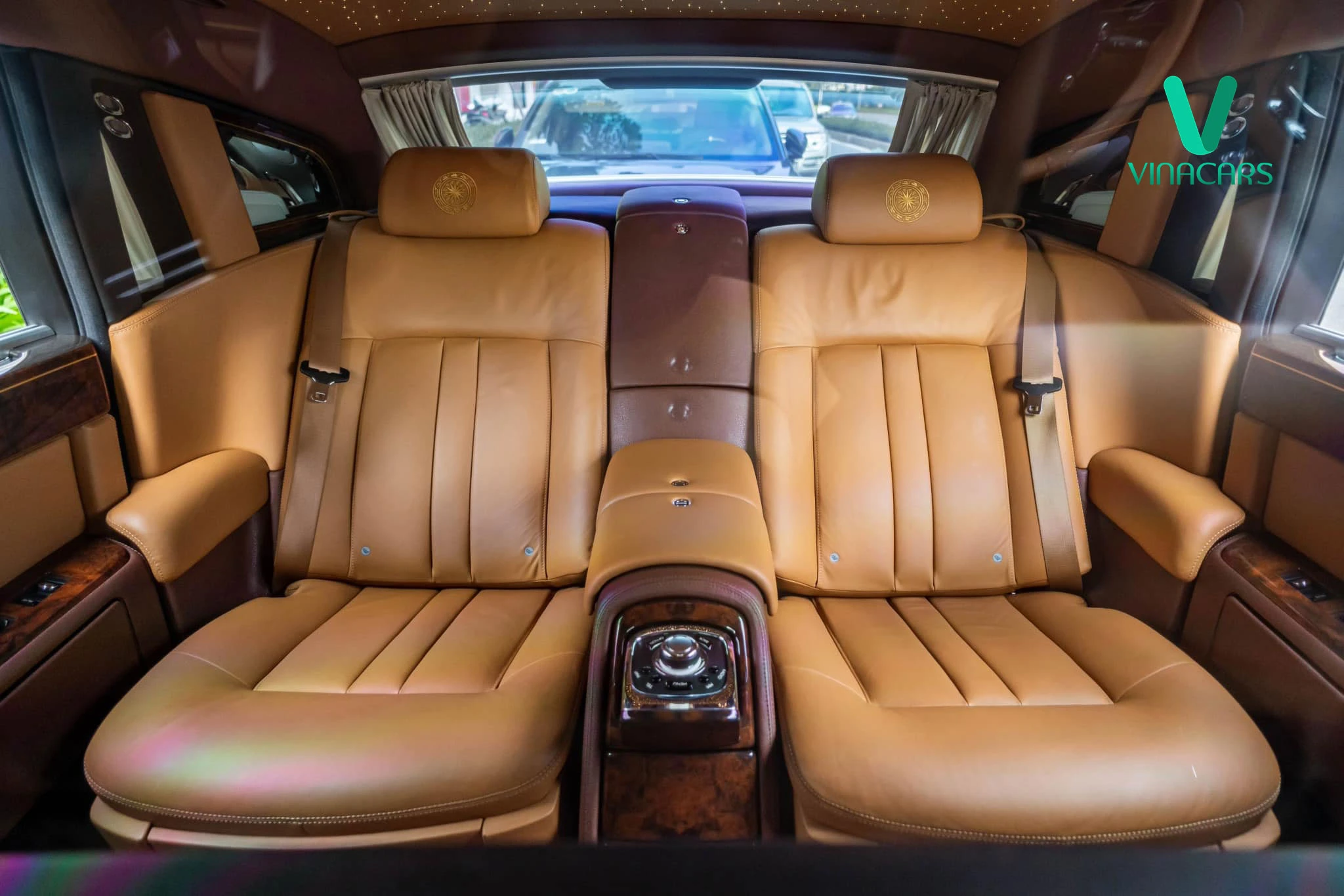 Rolls Royce Phantom Dong Son Collection EWB 2015