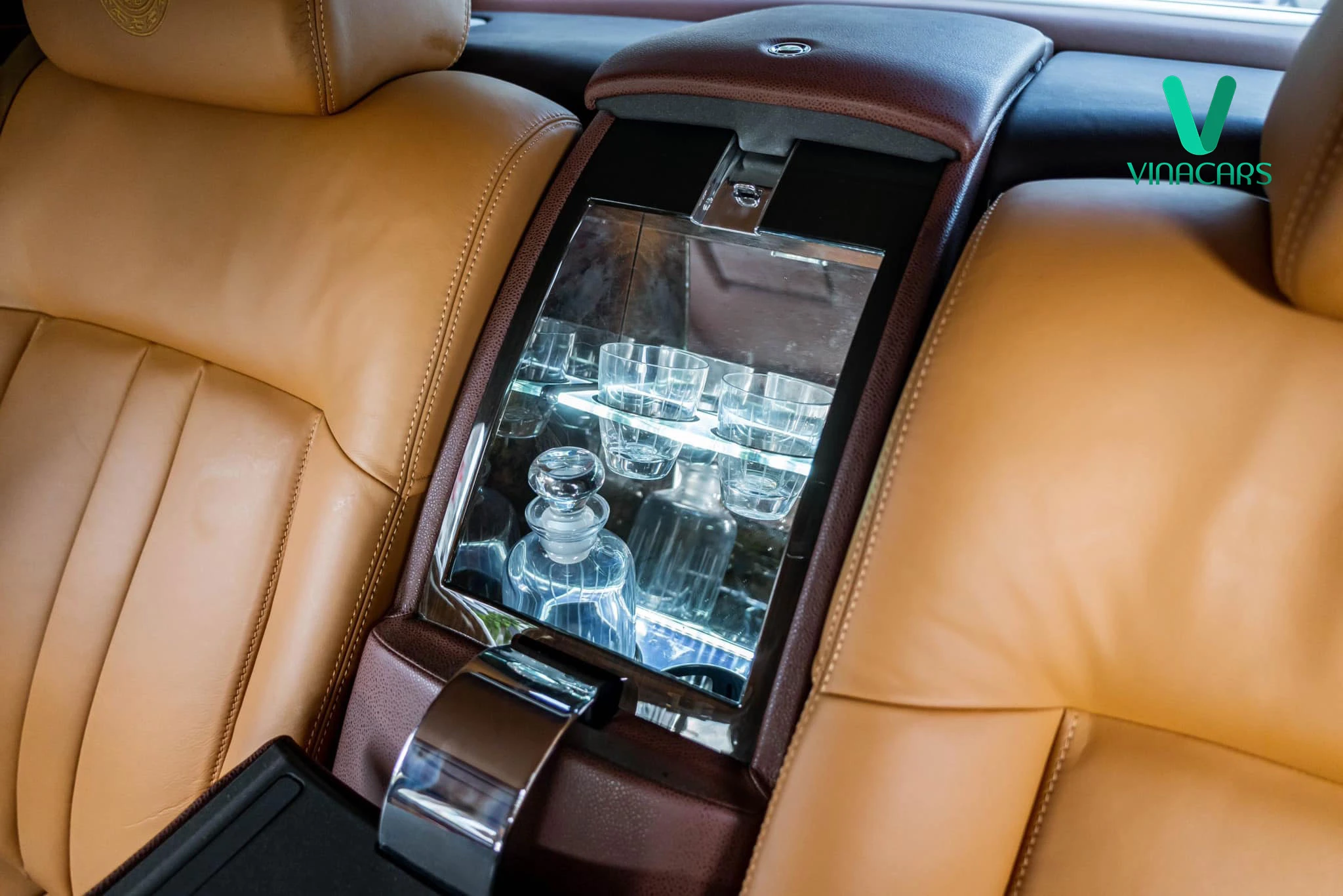 Rolls Royce Phantom Dong Son Collection EWB 2015