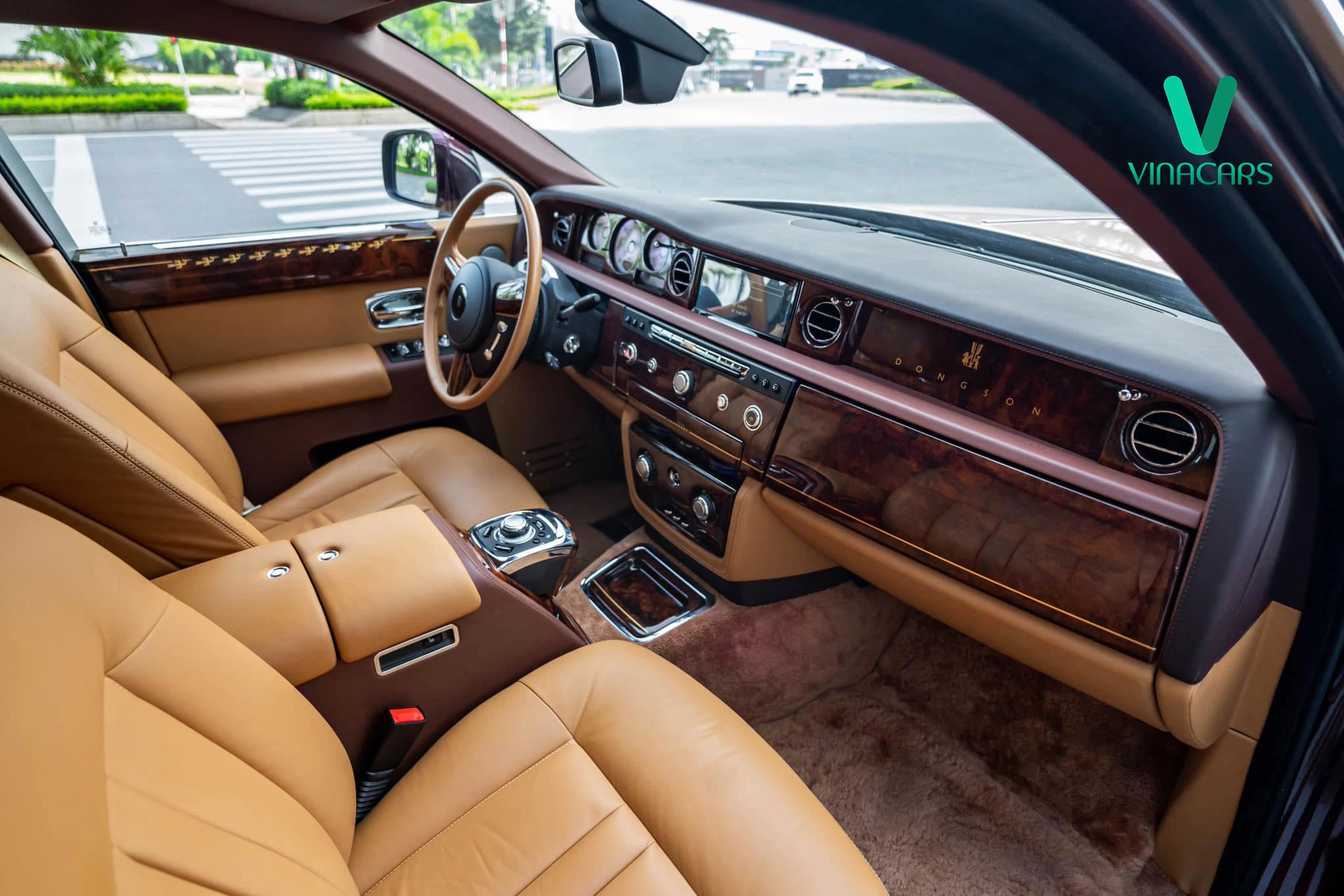 Rolls Royce Phantom Dong Son Collection EWB 2015