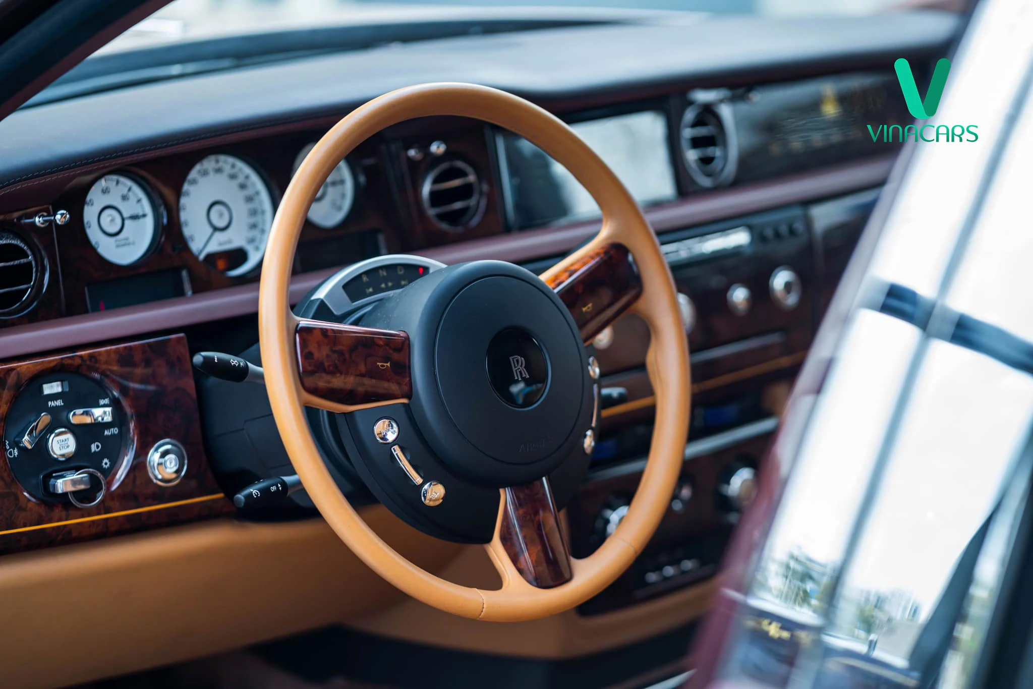 Rolls Royce Phantom Dong Son Collection EWB 2015