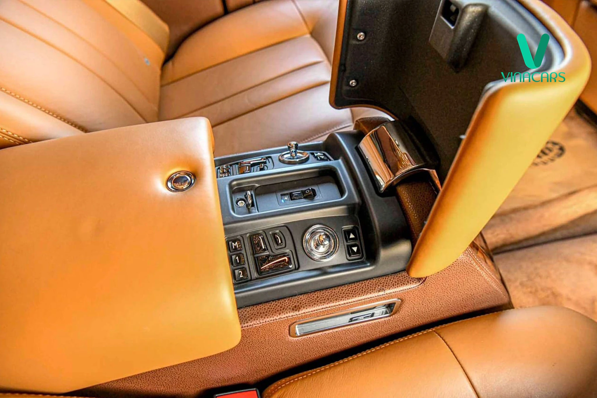 Rolls Royce Phantom Dong Son Collection EWB 2015