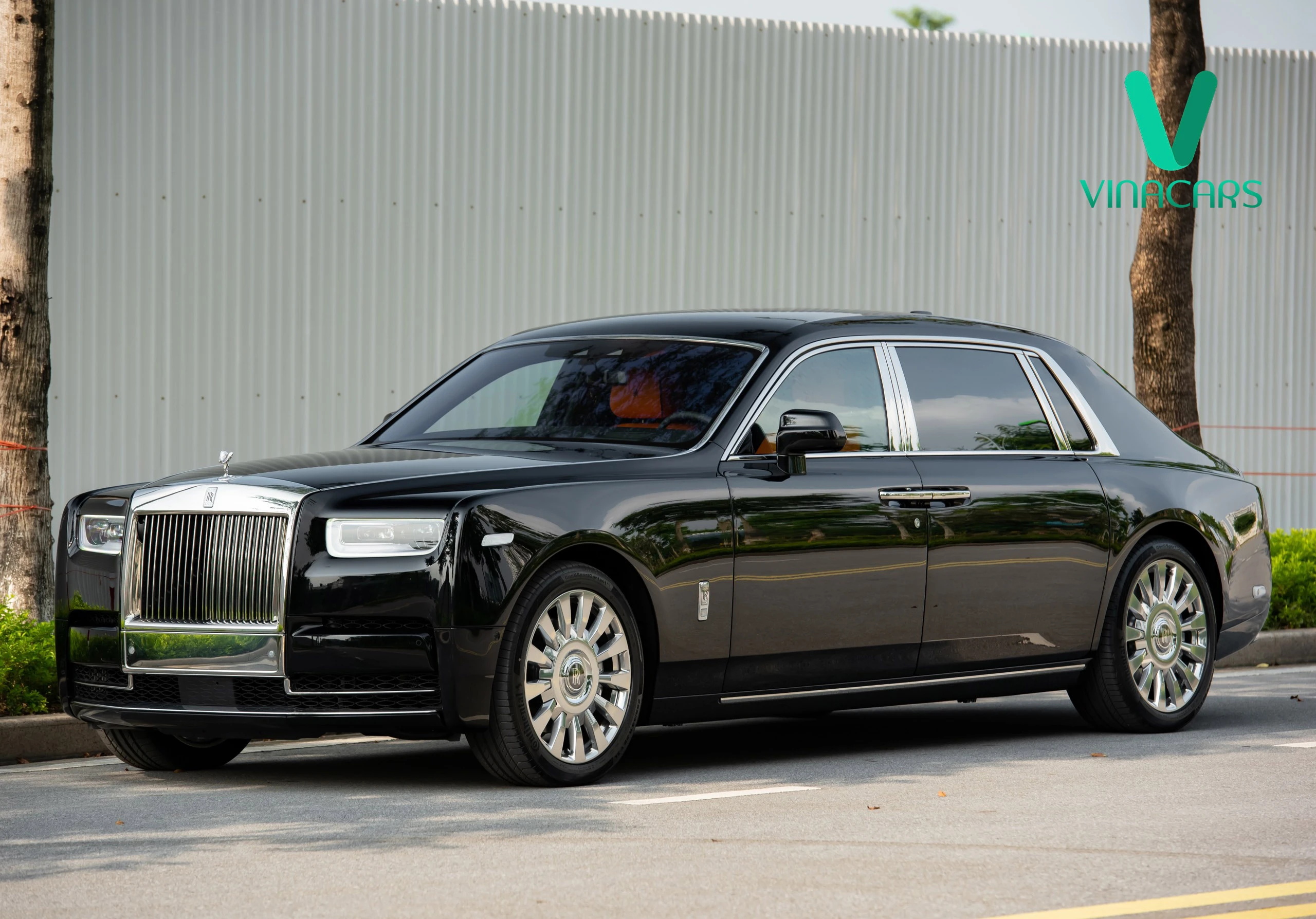 Rolls Royce Phantom VIII EWB 2024