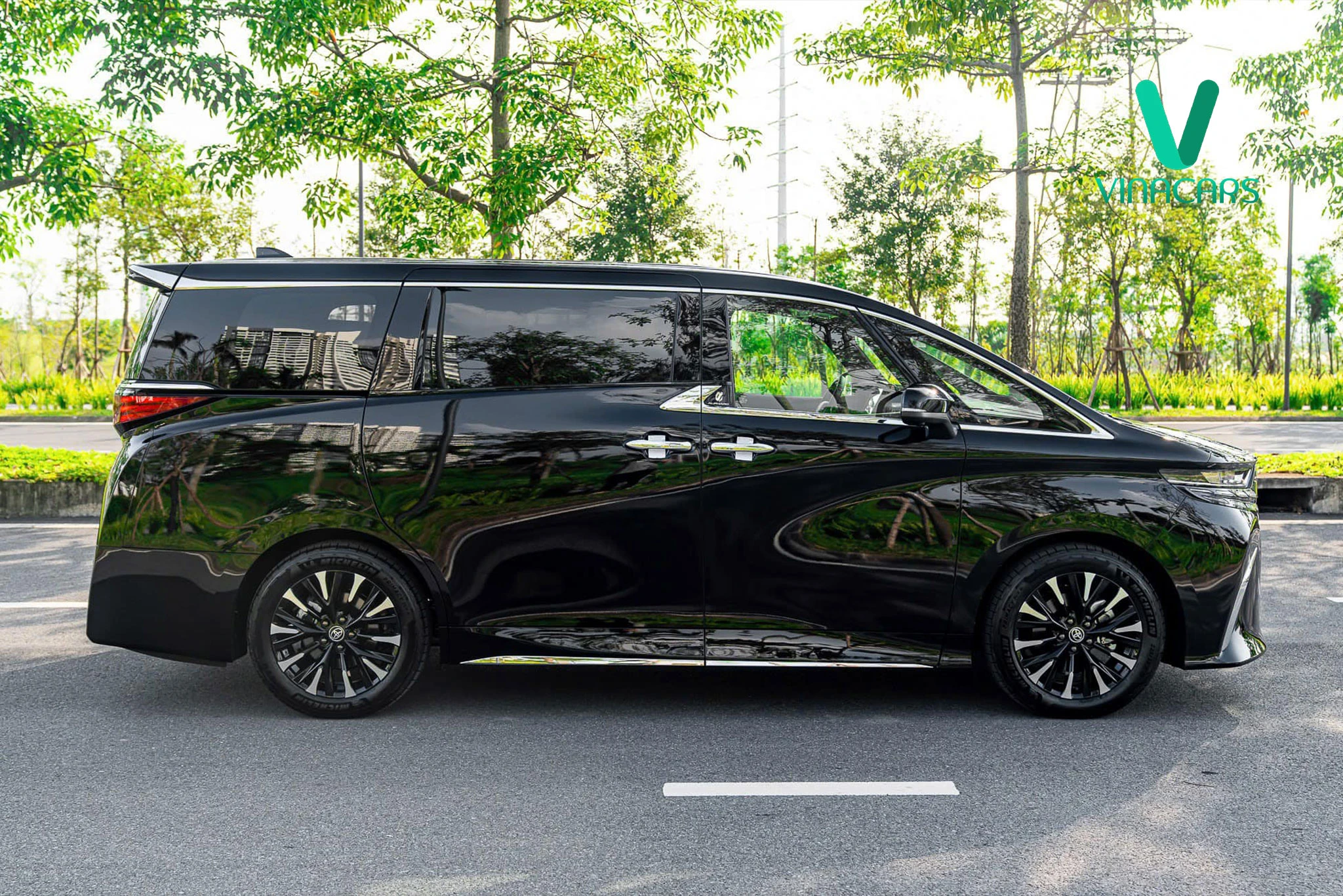 Toyota Alphard 2024