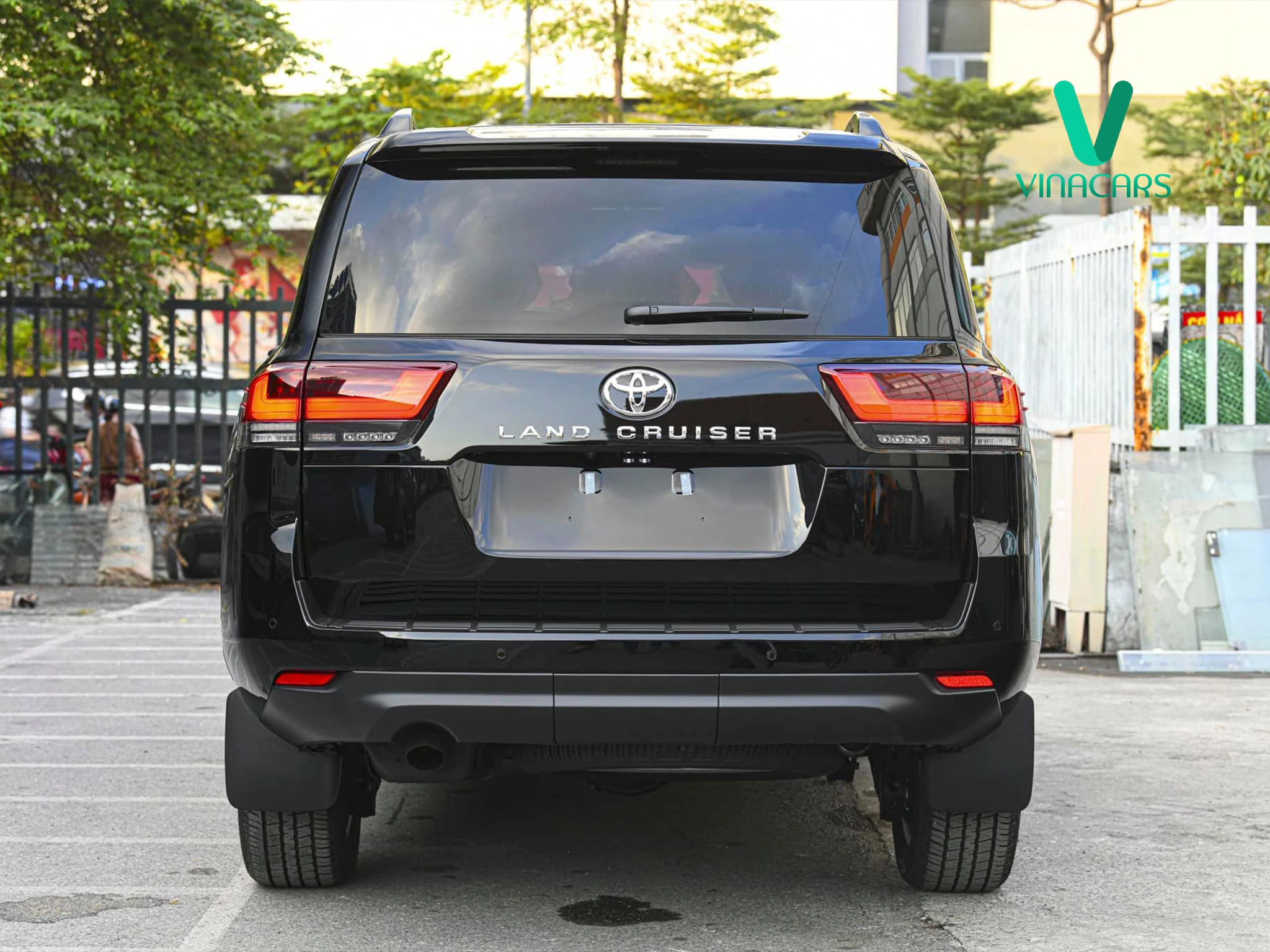 Toyota Land Cruiser 300 2024