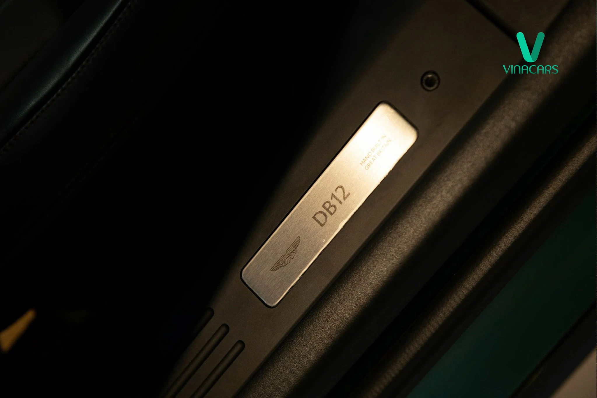 Aston Martin DB12 Model 2025