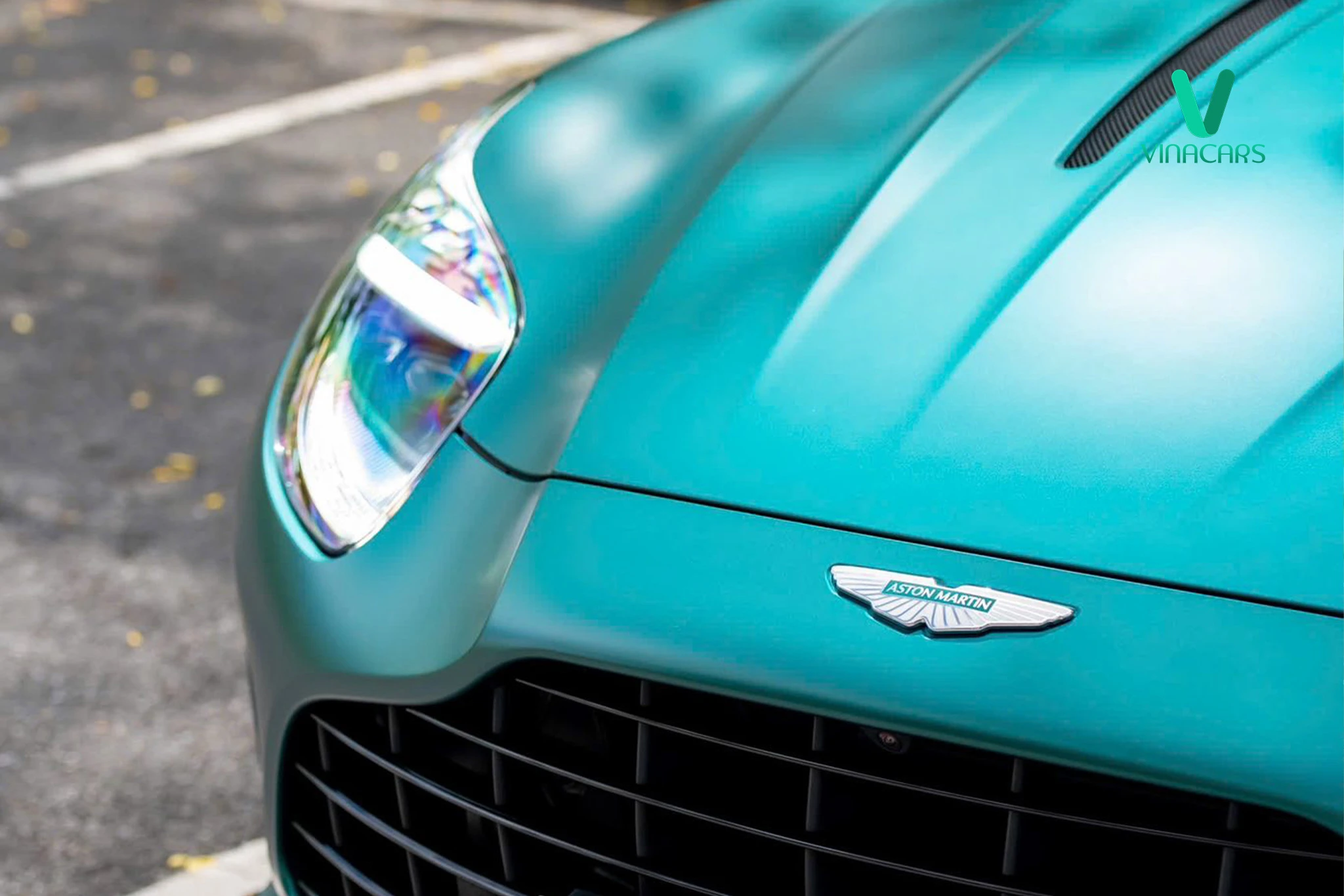 Aston Martin DB12 Model 2025