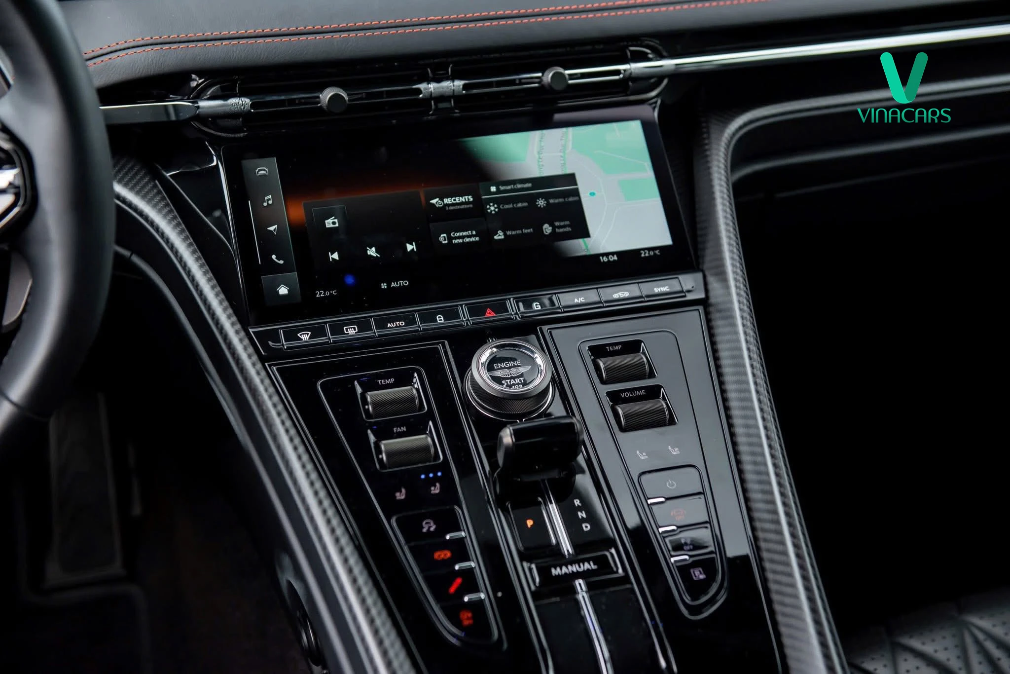 Aston Martin DB12 Model 2025