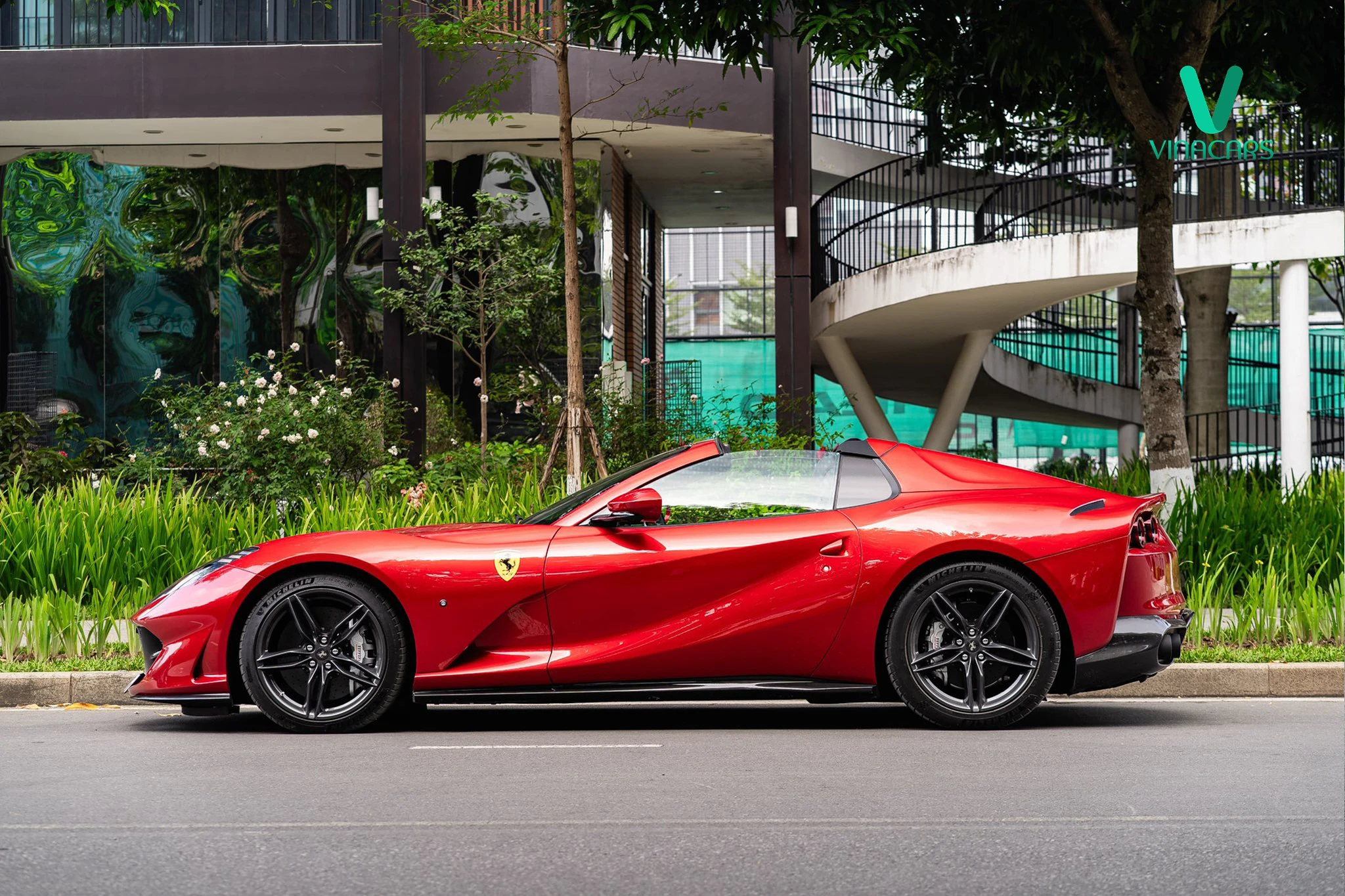 Ferrari 812 GTS 2023
