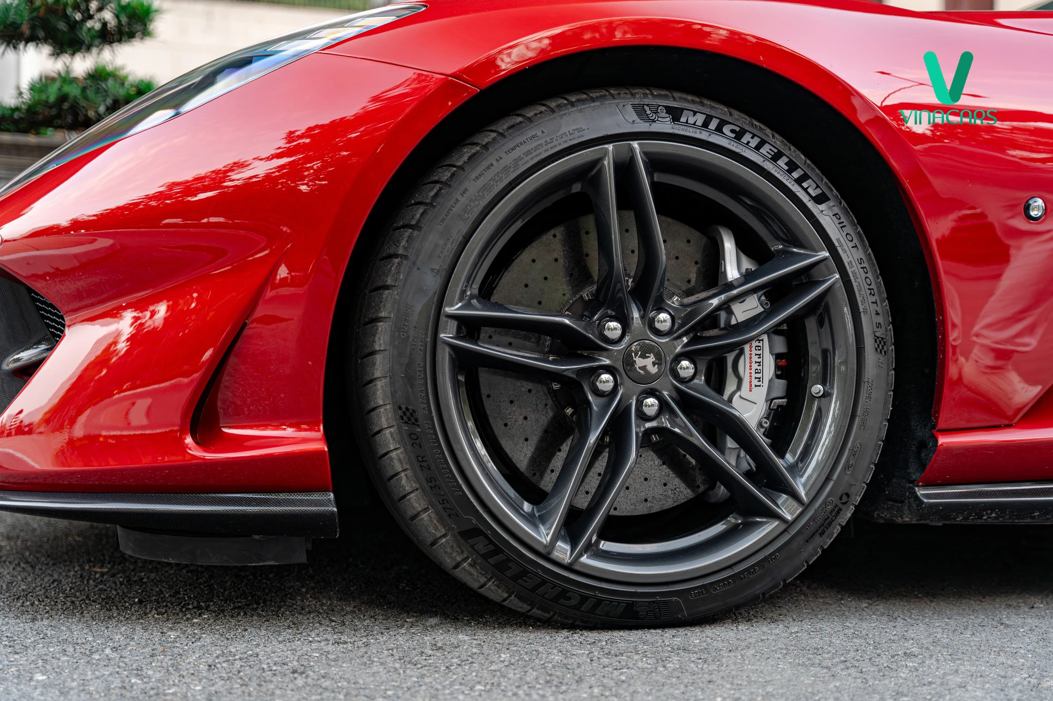 Ferrari 812 GTS 2023