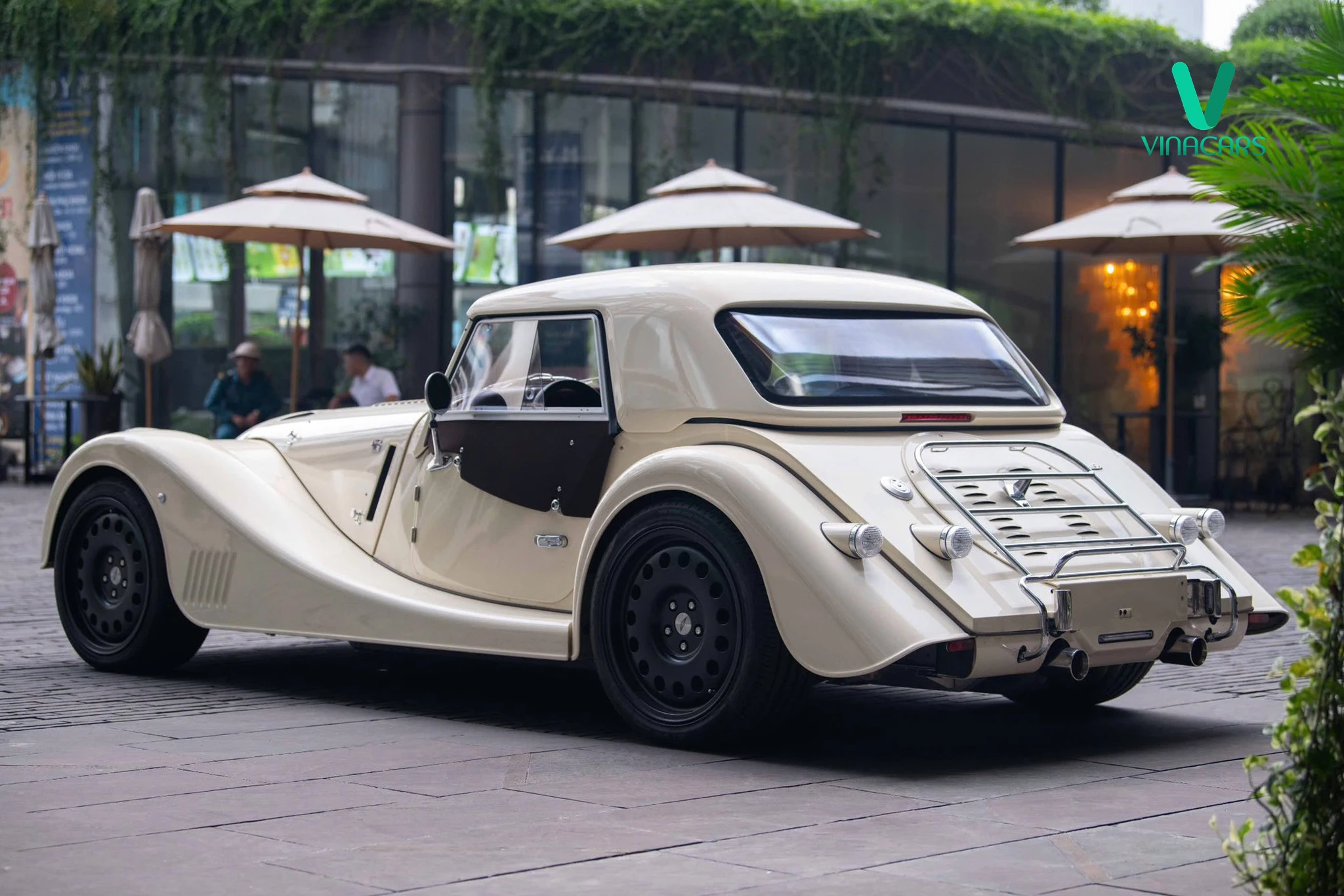 Morgan Plus Six AT 2025