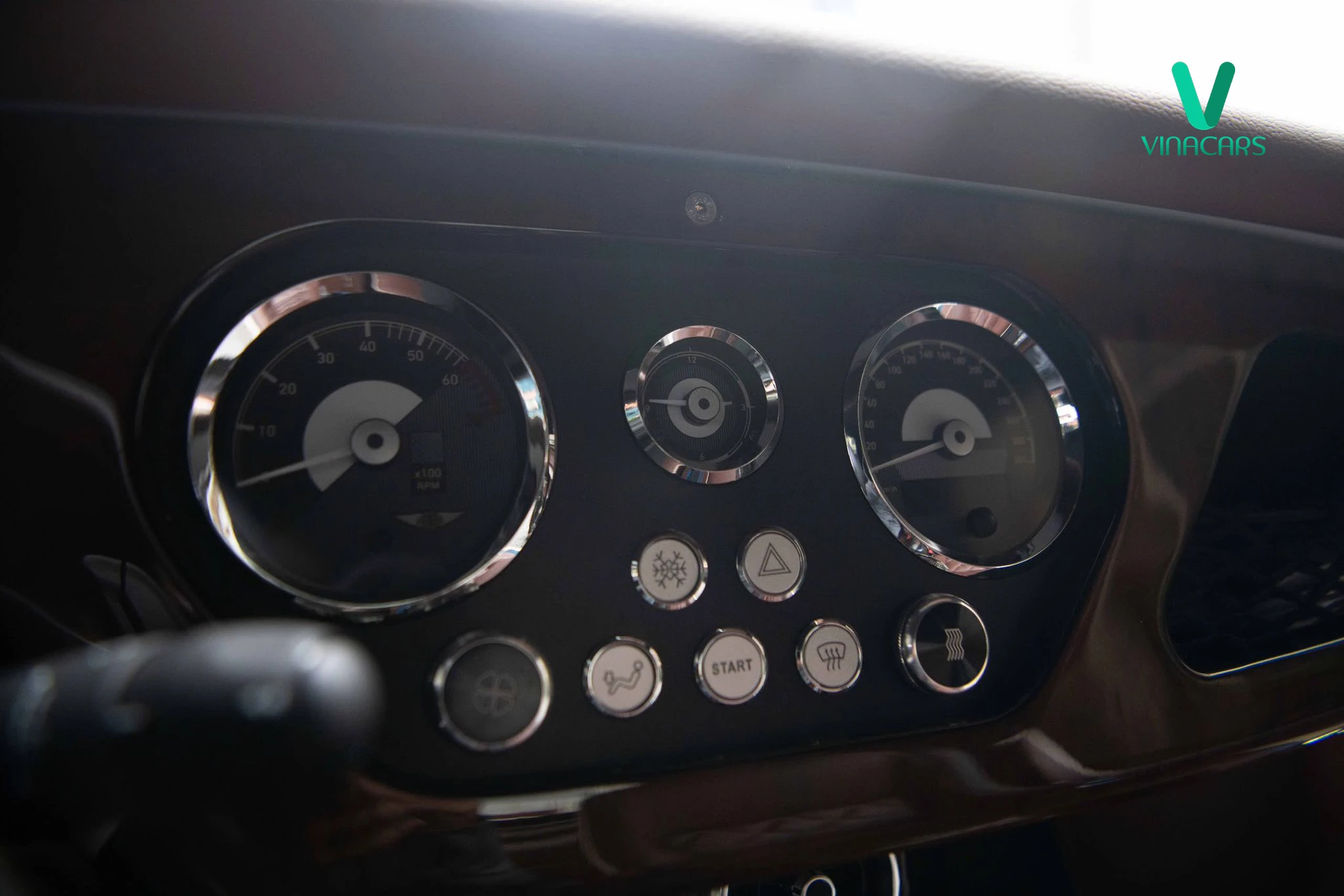 Morgan Plus Six AT 2025