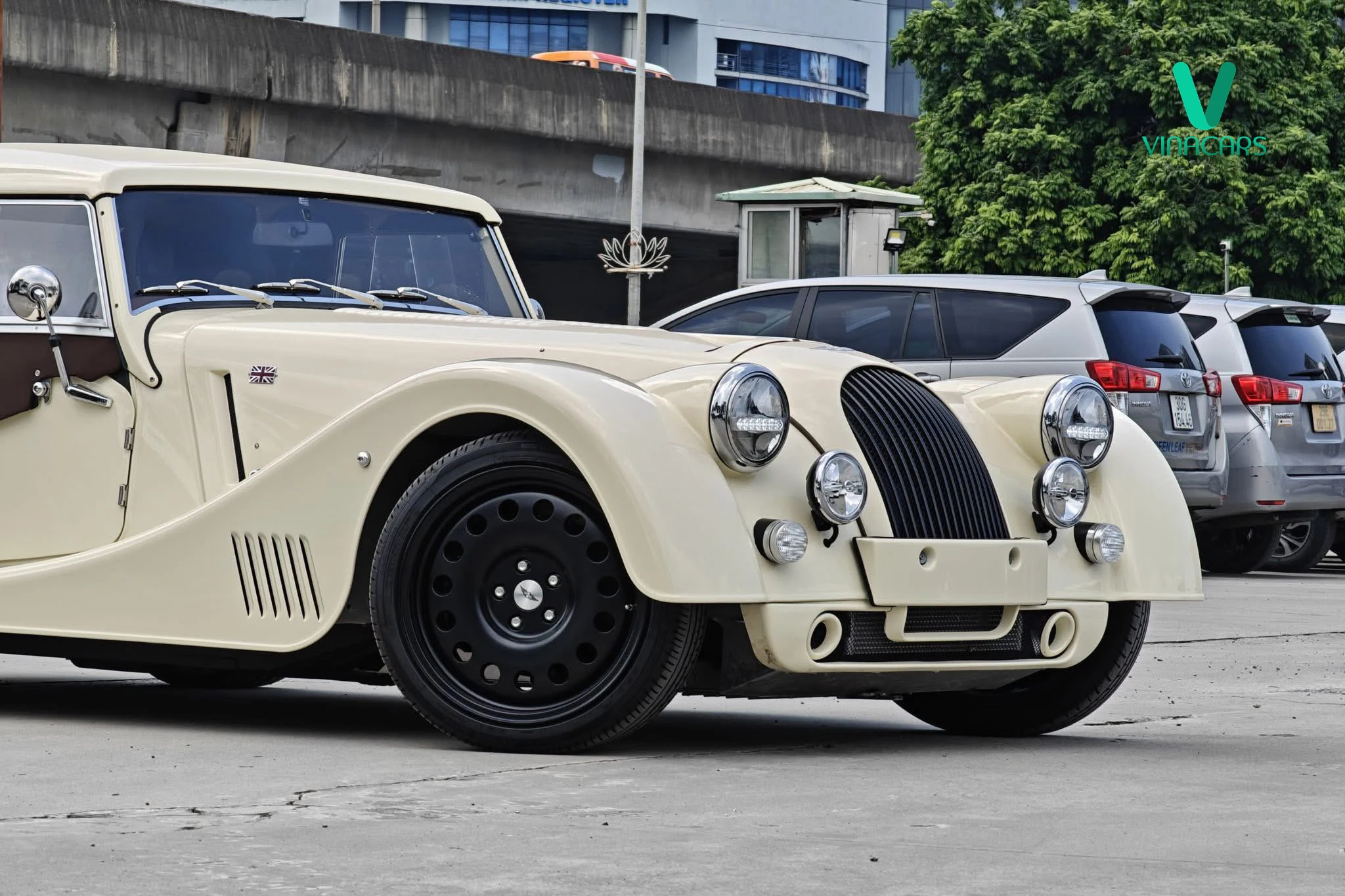 Morgan Plus Six AT 2025