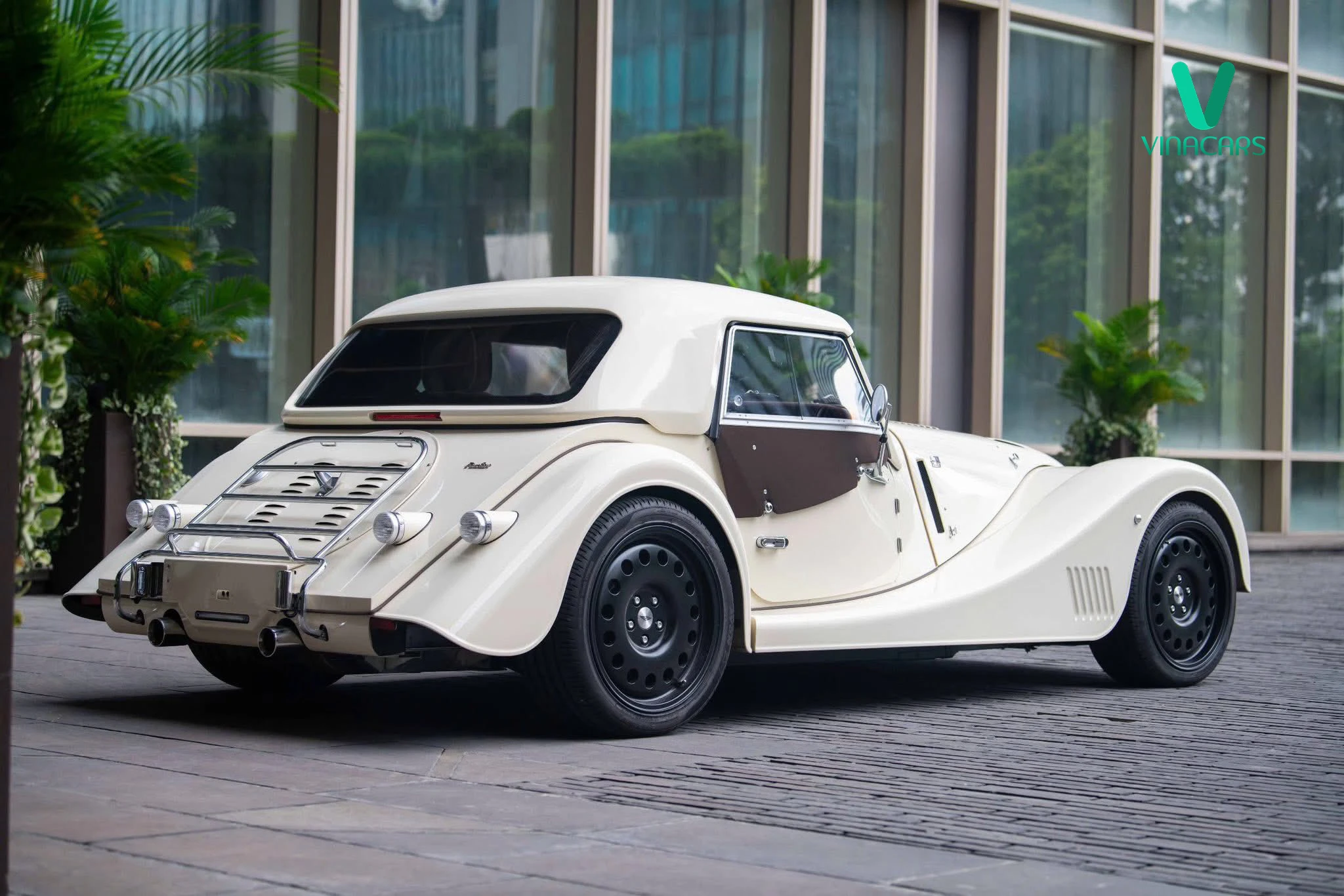 Morgan Plus Six AT 2025