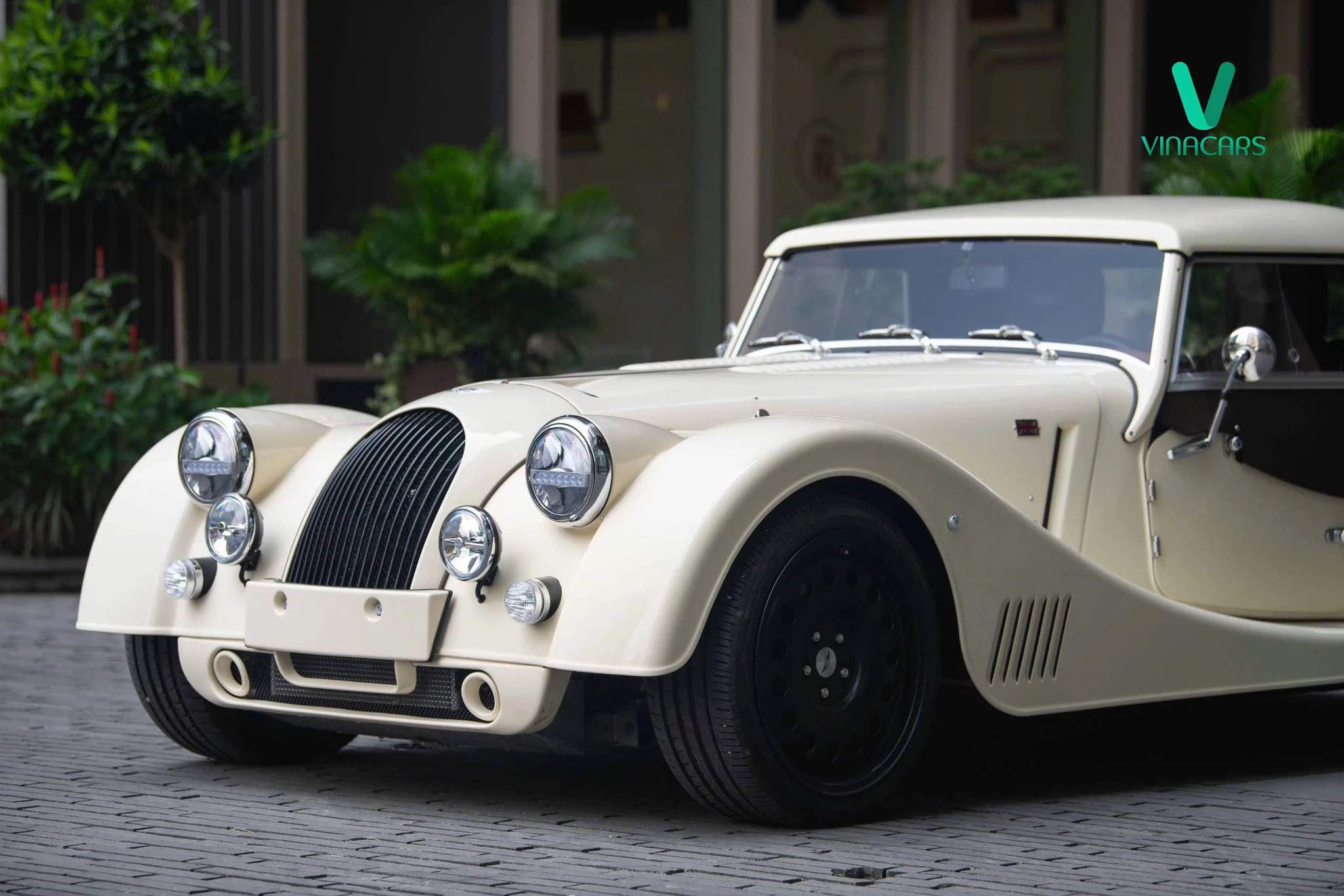 Morgan Plus Six AT 2025