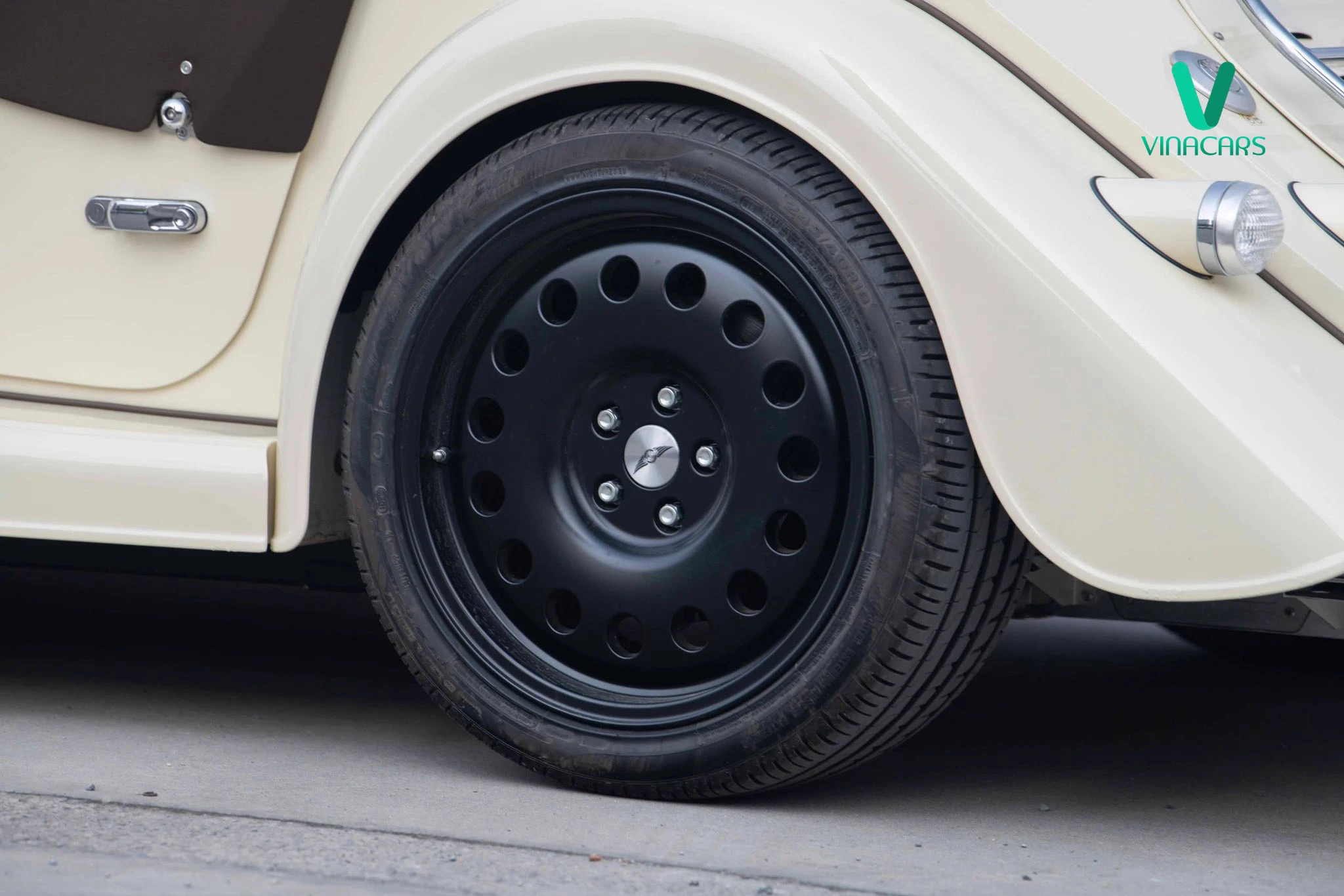 Morgan Plus Six AT 2025