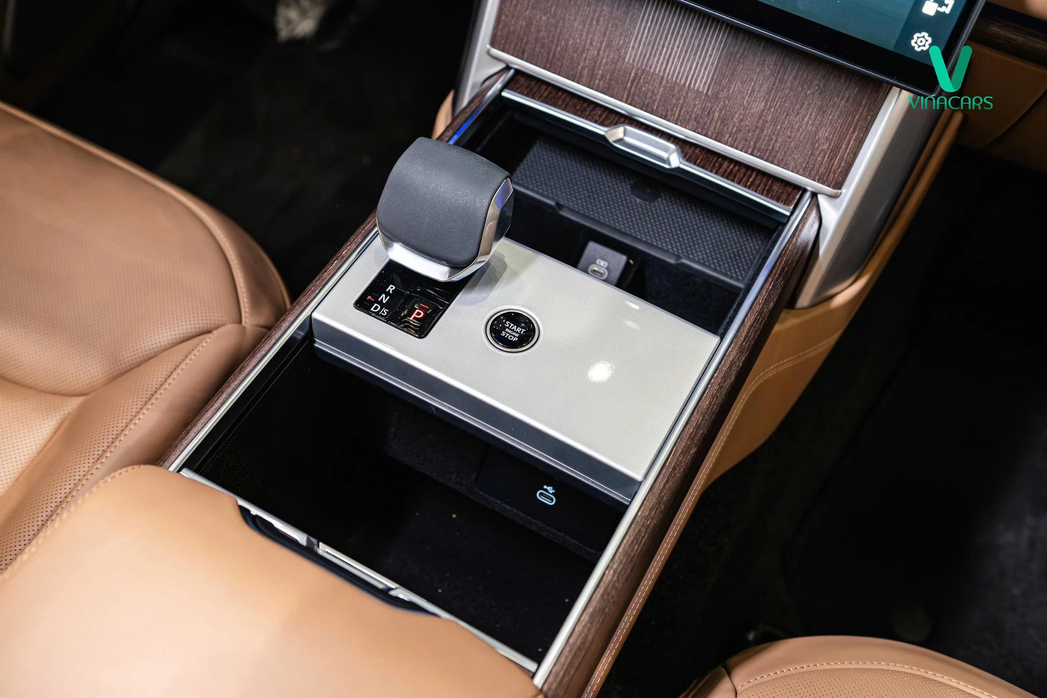 Range Rover Autobiography LWB PHEV 2025