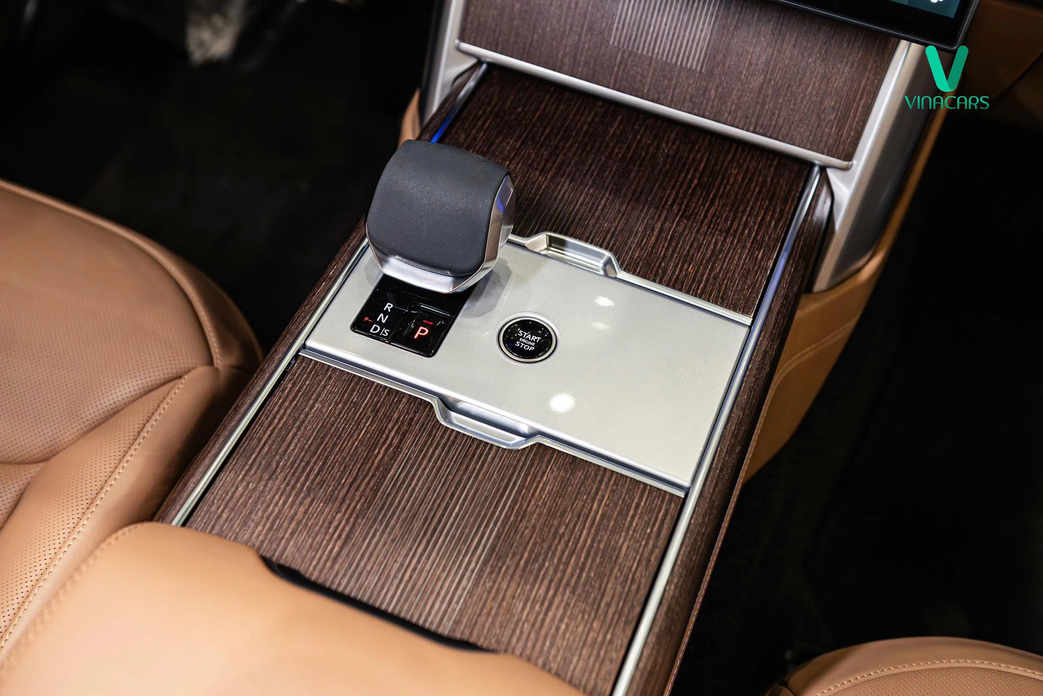 Range Rover Autobiography LWB PHEV 2025