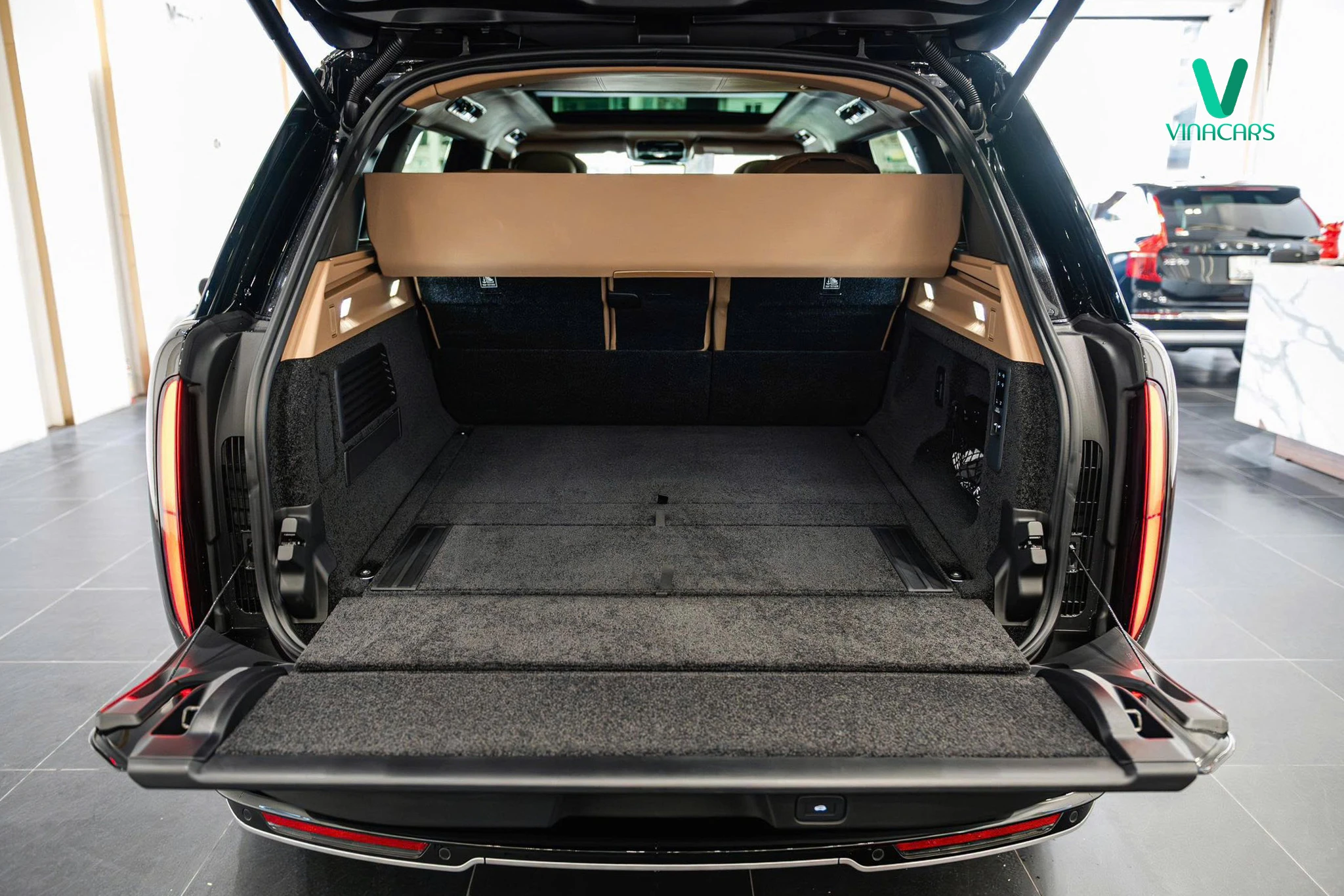 Range Rover Autobiography LWB PHEV 2025