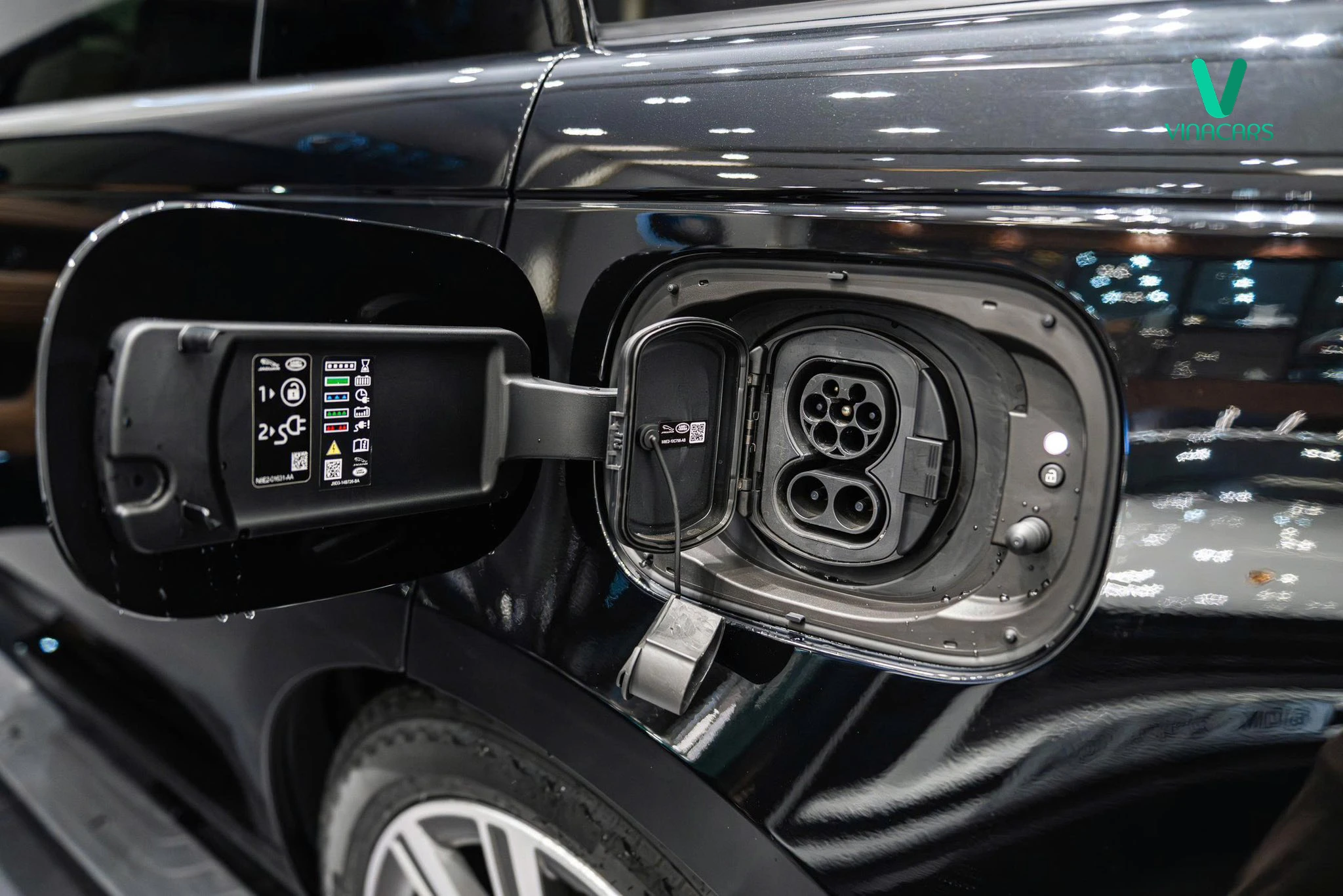 Range Rover Autobiography LWB PHEV 2025