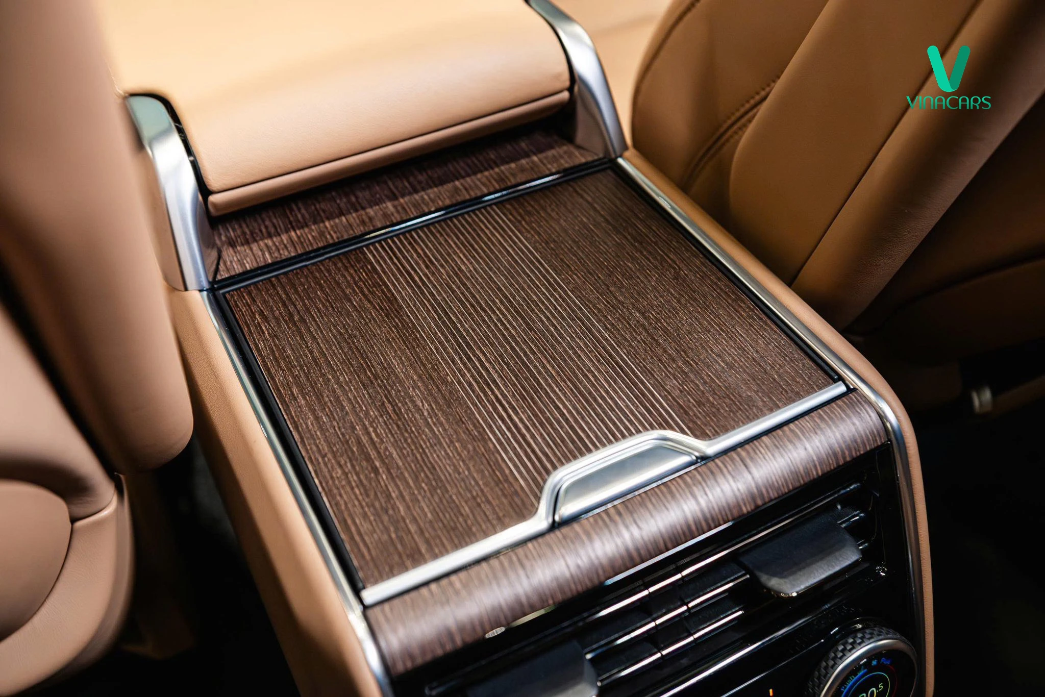 Range Rover Autobiography LWB PHEV 2025