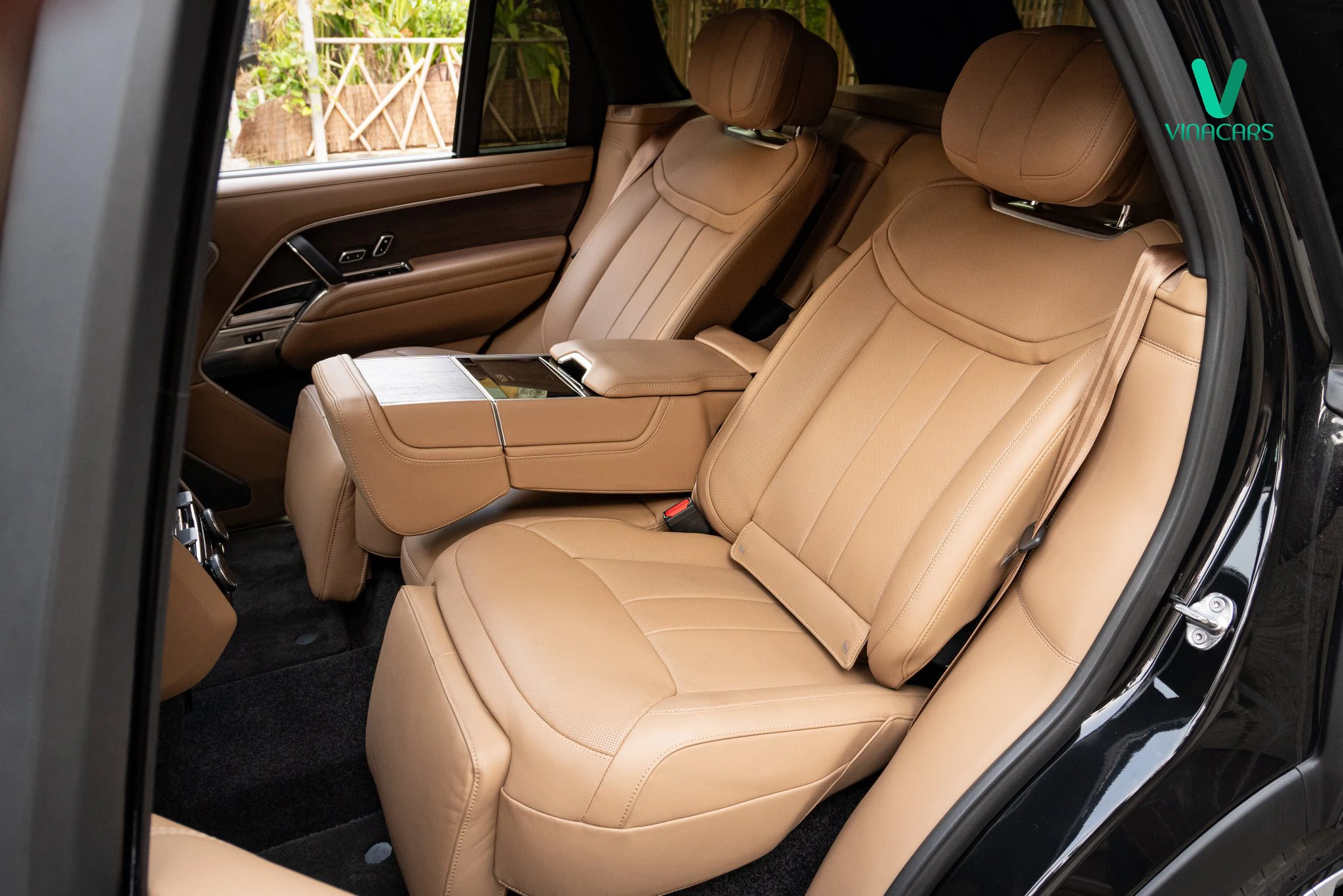 Range Rover Autobiography LWB PHEV 2025