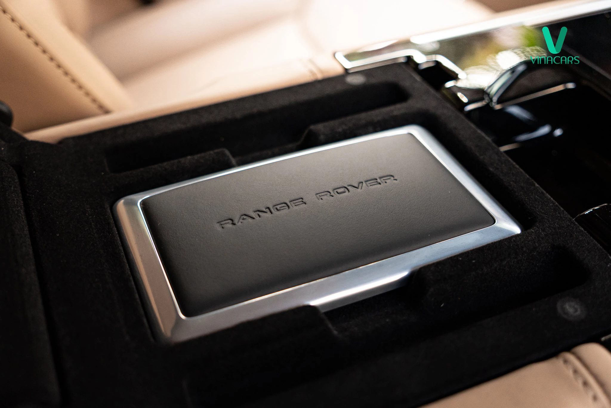 Range Rover Autobiography LWB PHEV 2025