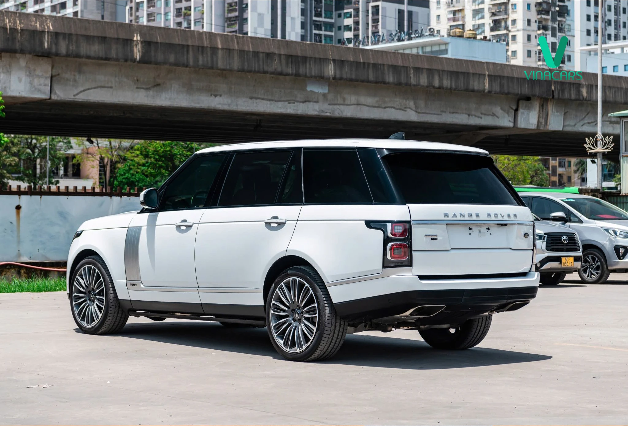 Range Rover Autobiography P400 LWB 2020