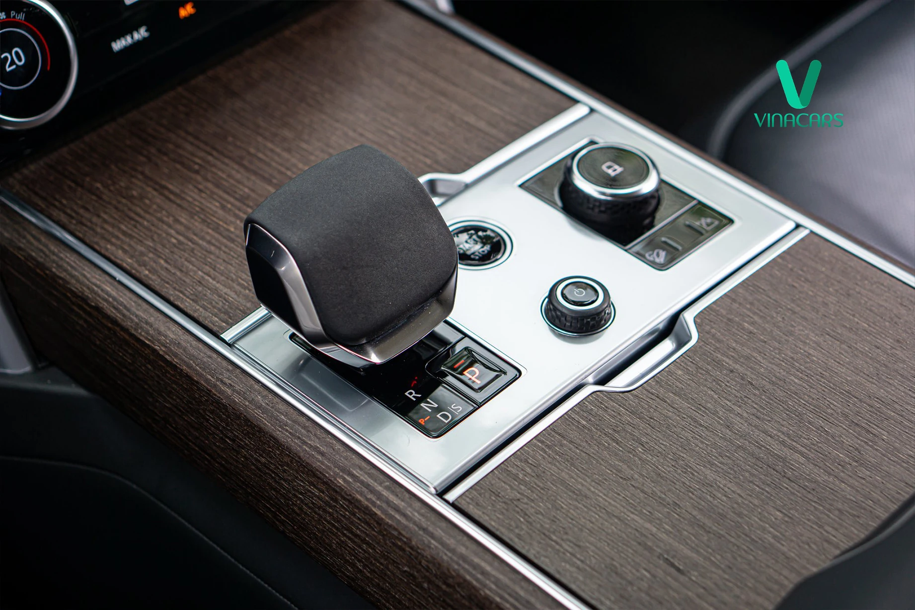 Range Rover SE LWB P400 Model 2025